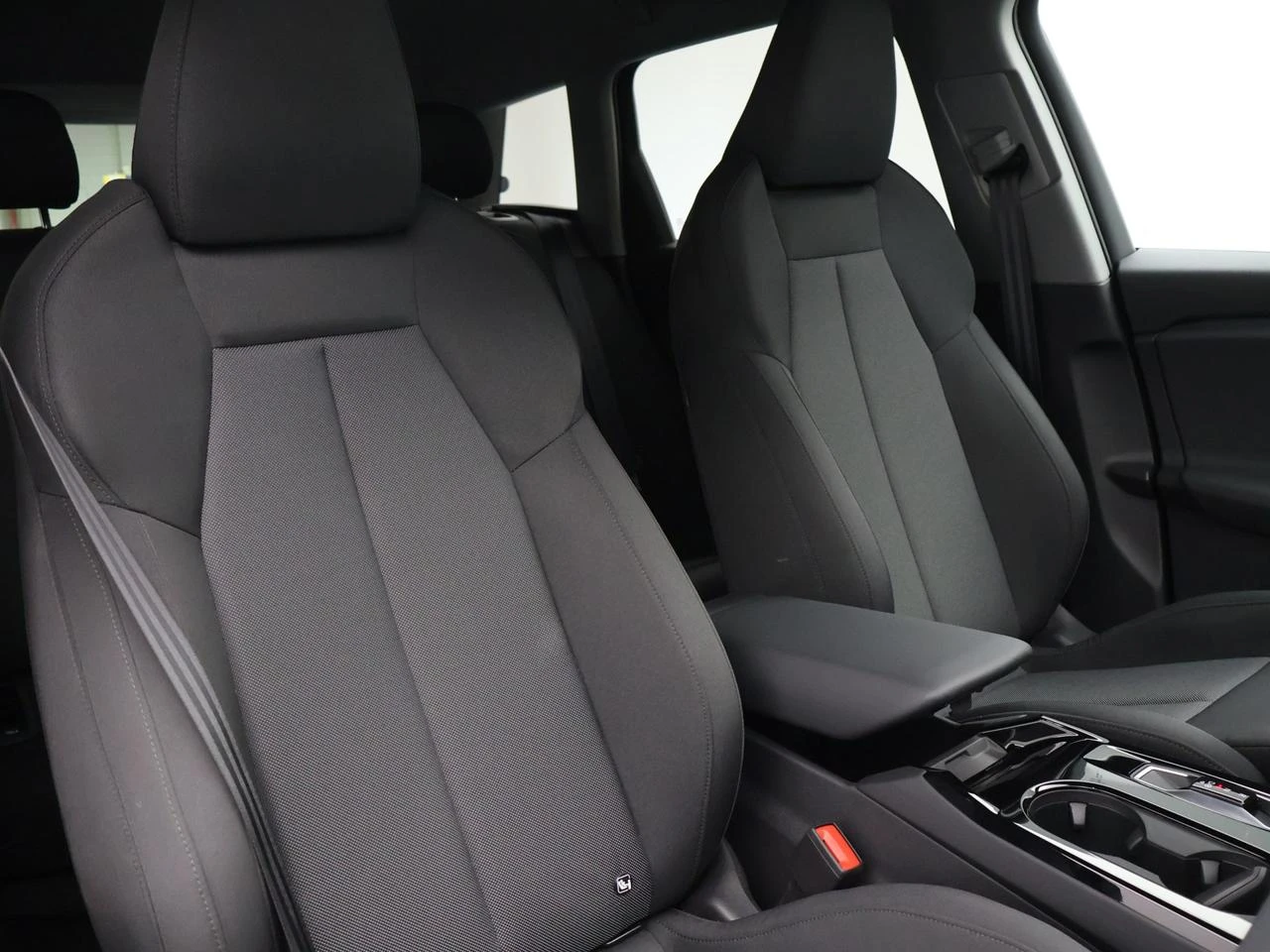 Audi-Q6 e-tron-image-7