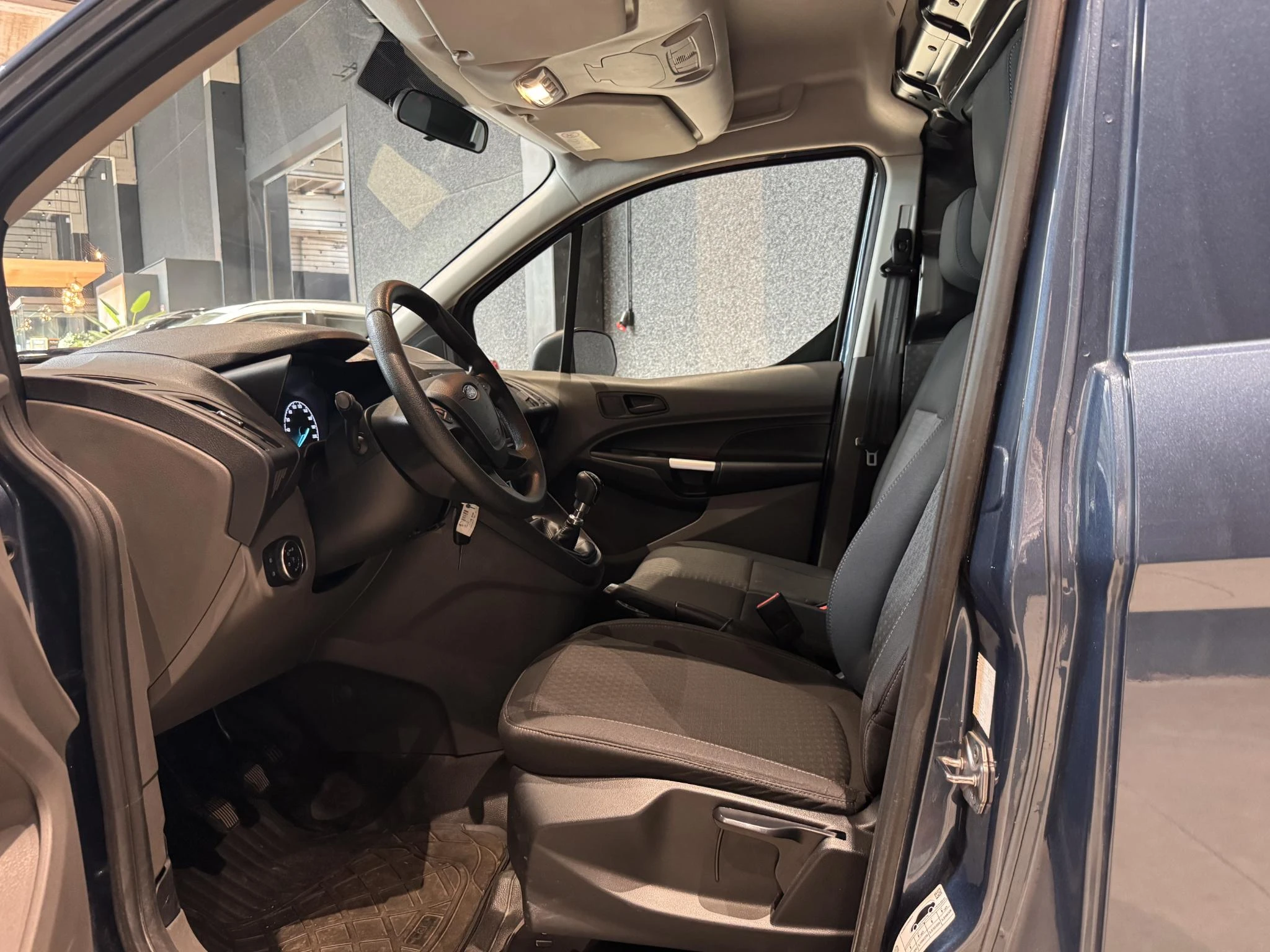 Ford-Transit Connect-image-10
