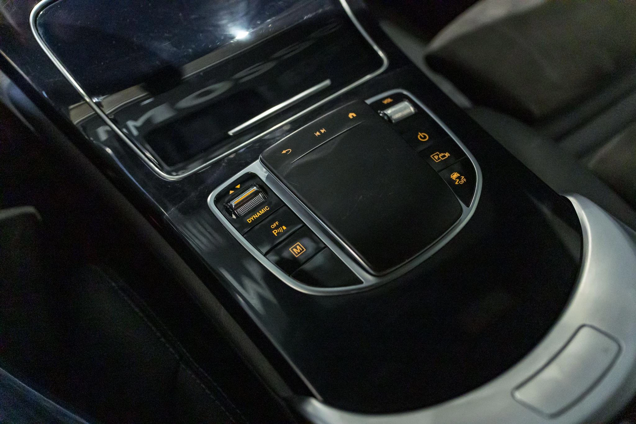 Mercedes-Benz GLC 300d 4MATIC AMG LINE+NIGHTPACK+ILS +NAVI
