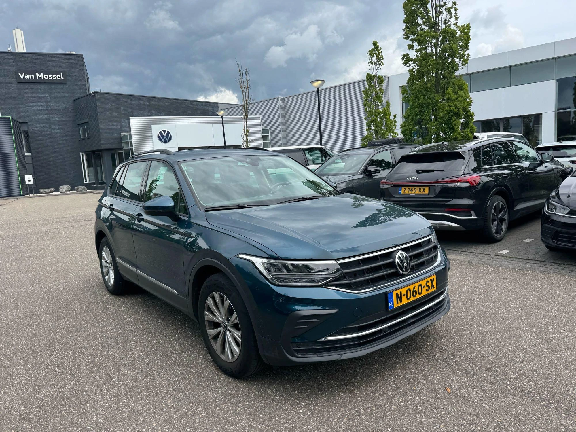 Volkswagen-Tiguan-image-2