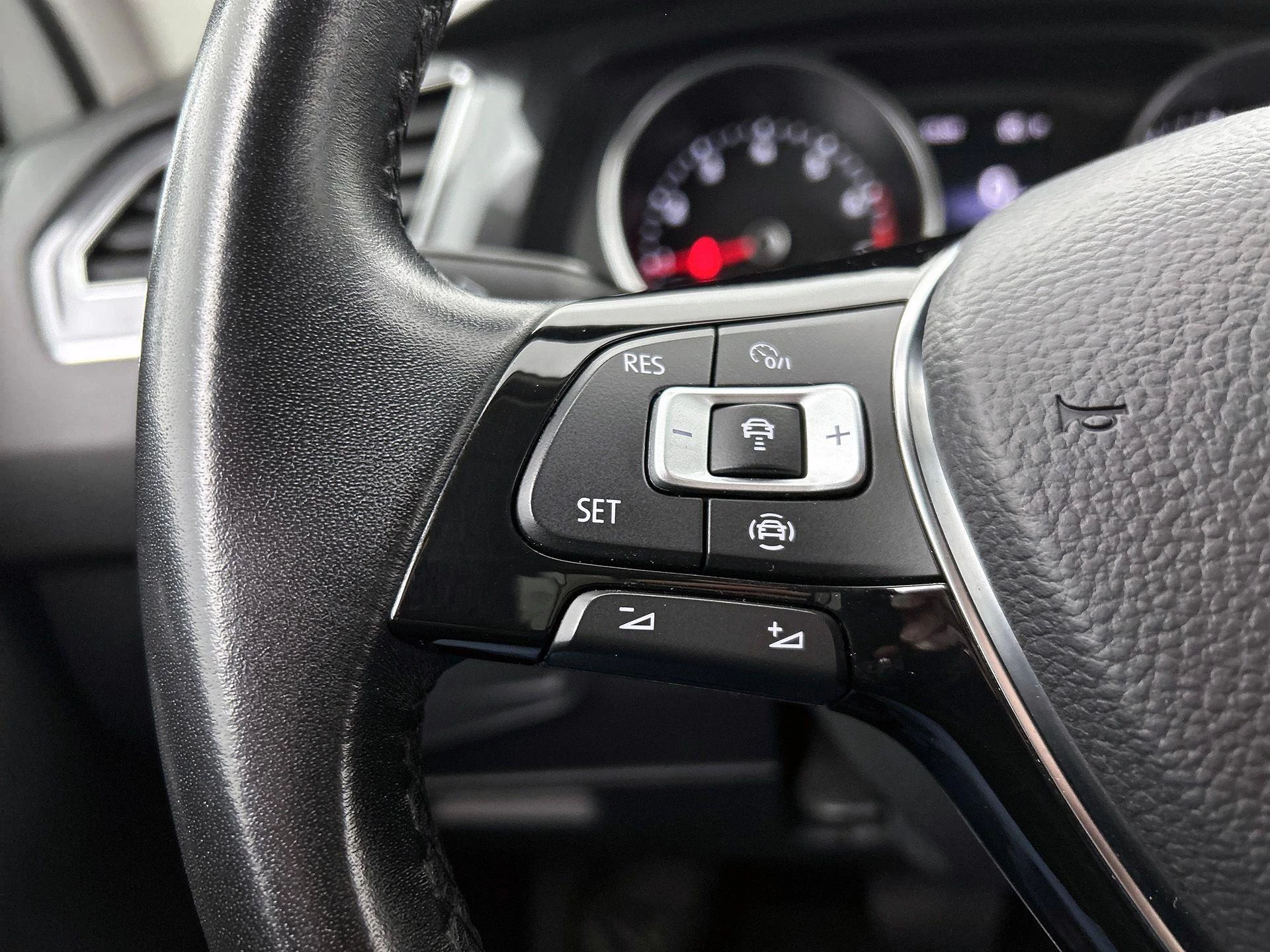 Volkswagen-Tiguan Allspace-image-5