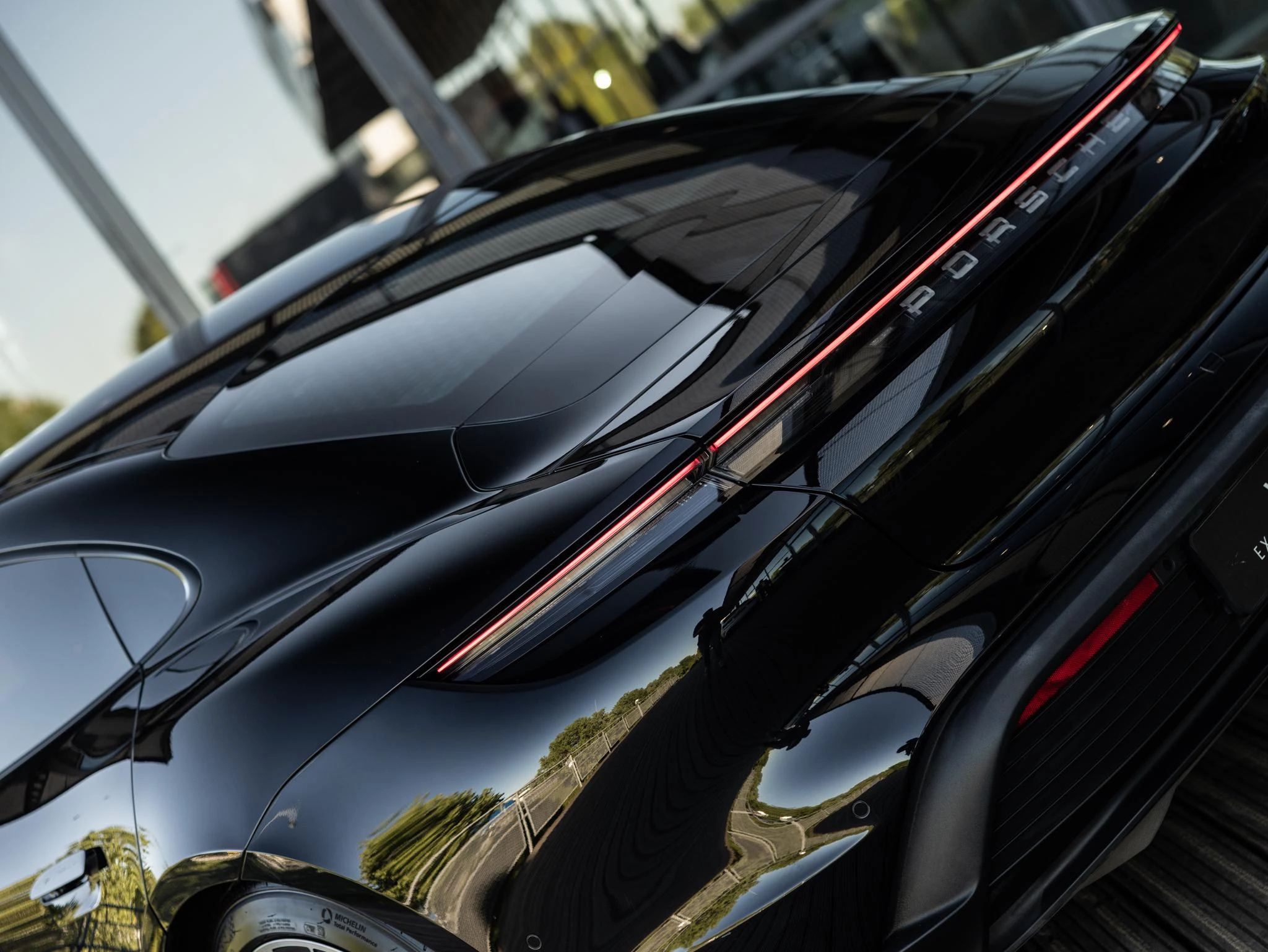 Porsche Taycan Performance 84 kWh