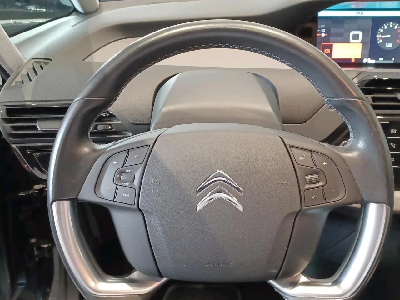 Citroën-C4 Picasso-image-14