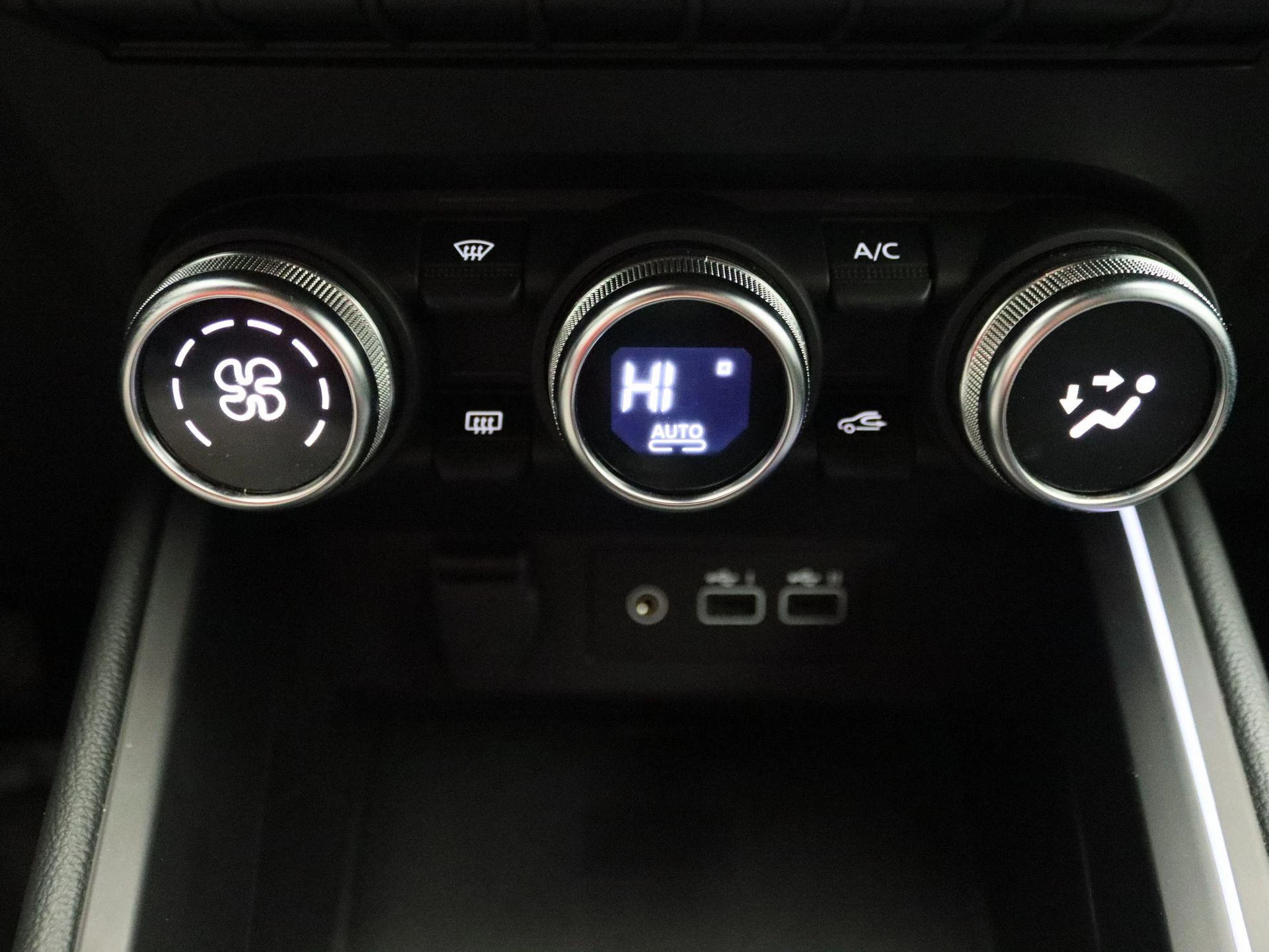 Renault-Clio-image-19