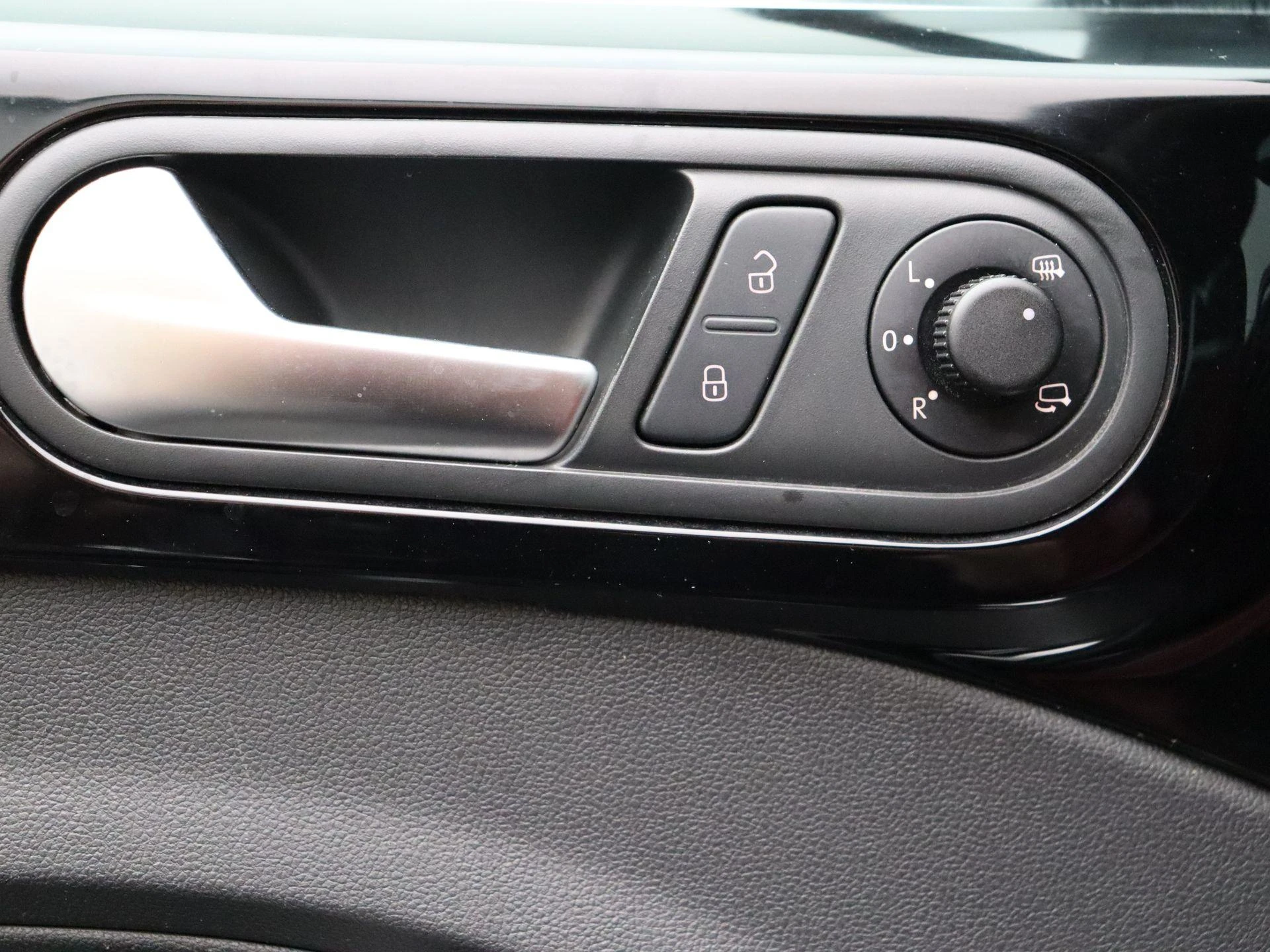 Volkswagen-Beetle-image-8