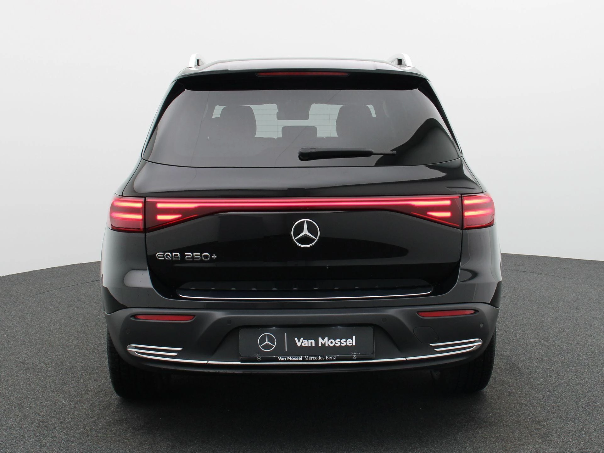 Mercedes-Benz EQB 250+ Luxury Line + 7 ZITPLAATSEN + CARPLAY +