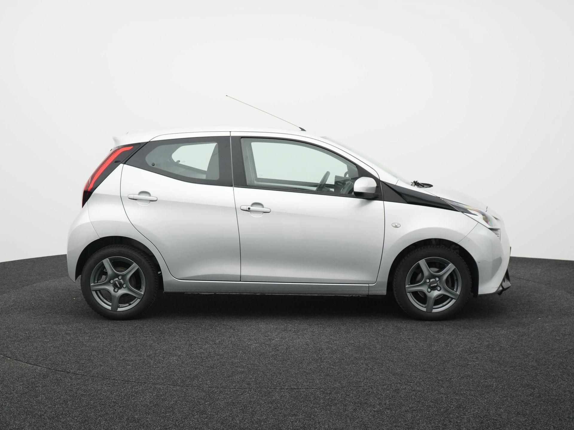 Toyota-Aygo-image-5