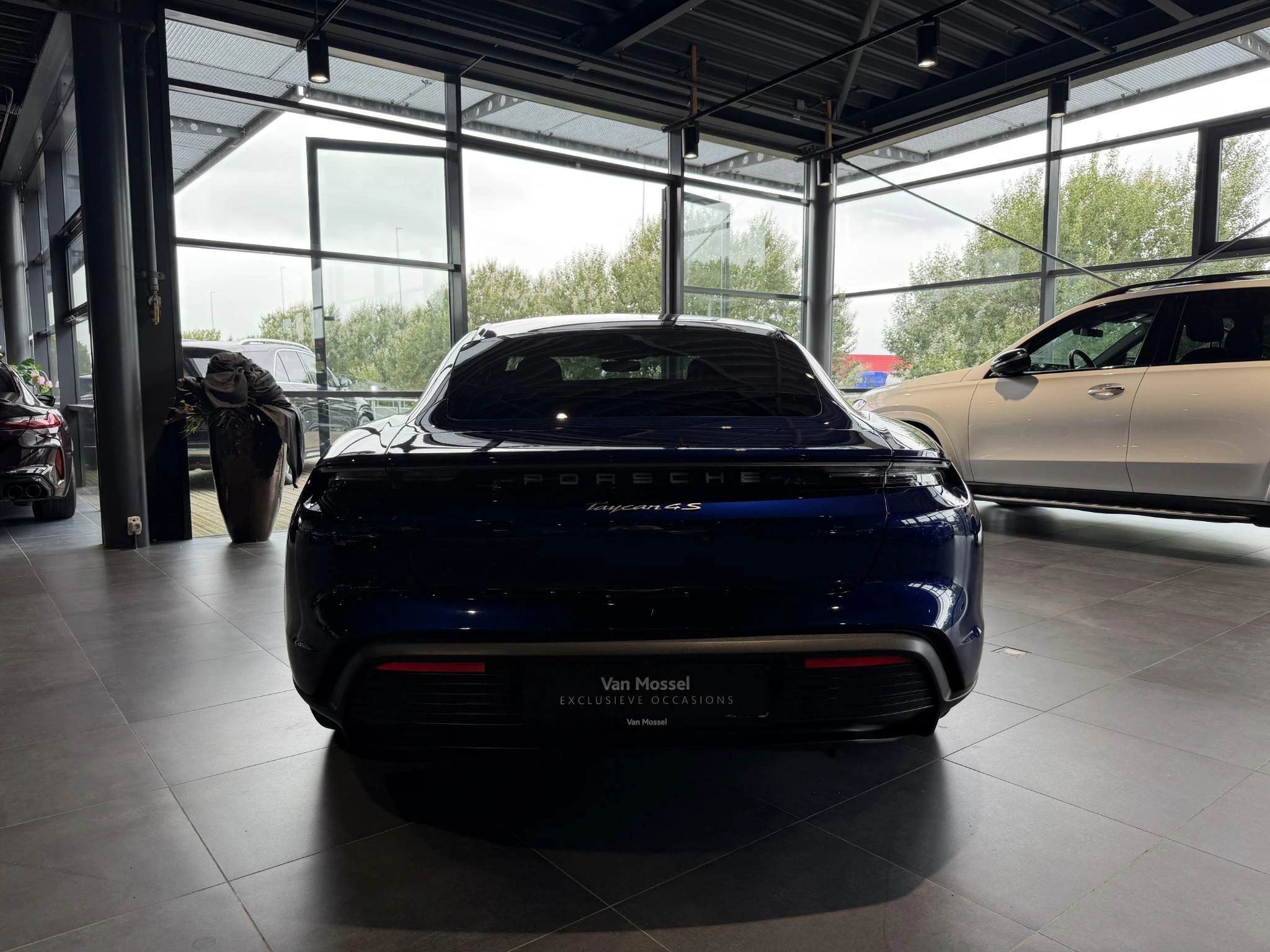 Porsche-Taycan-image-7