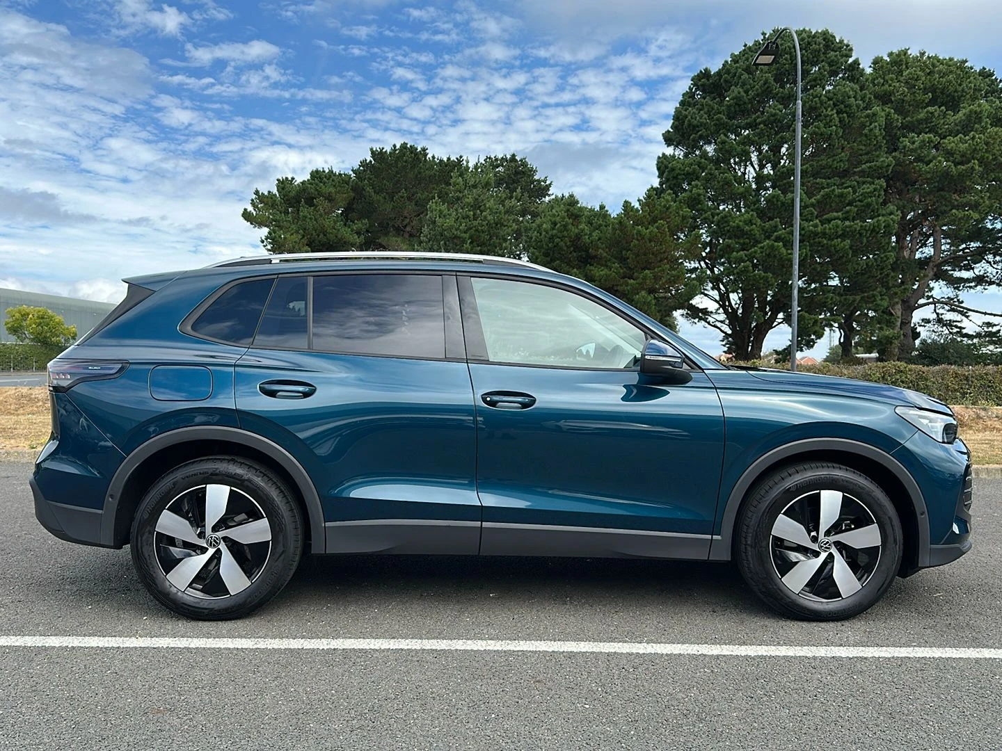 Volkswagen-Tiguan-image-9