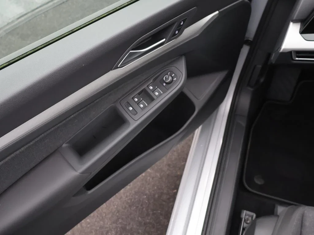 Volkswagen-Golf-image-13