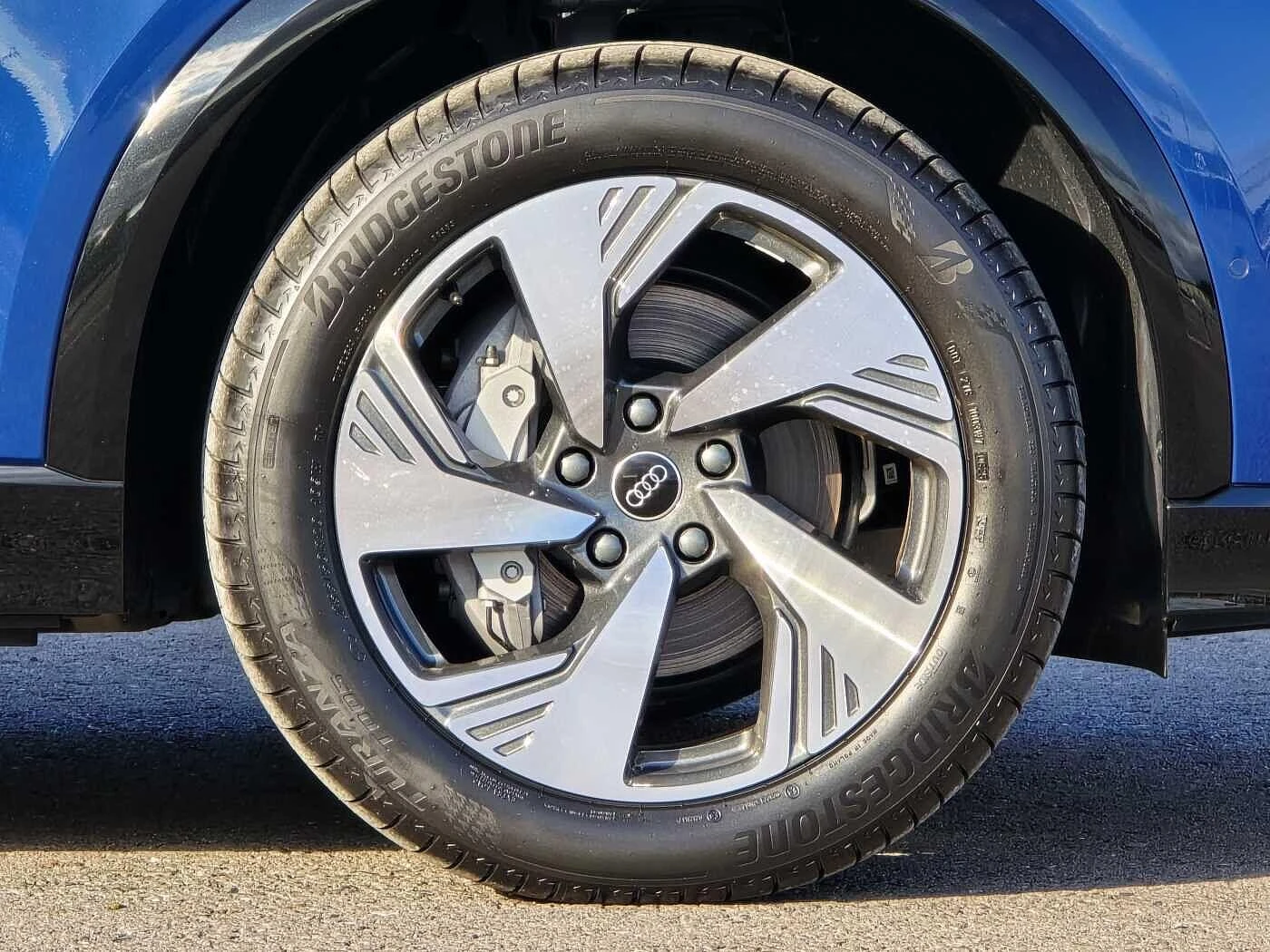 Audi-Q6 e-tron-image-4