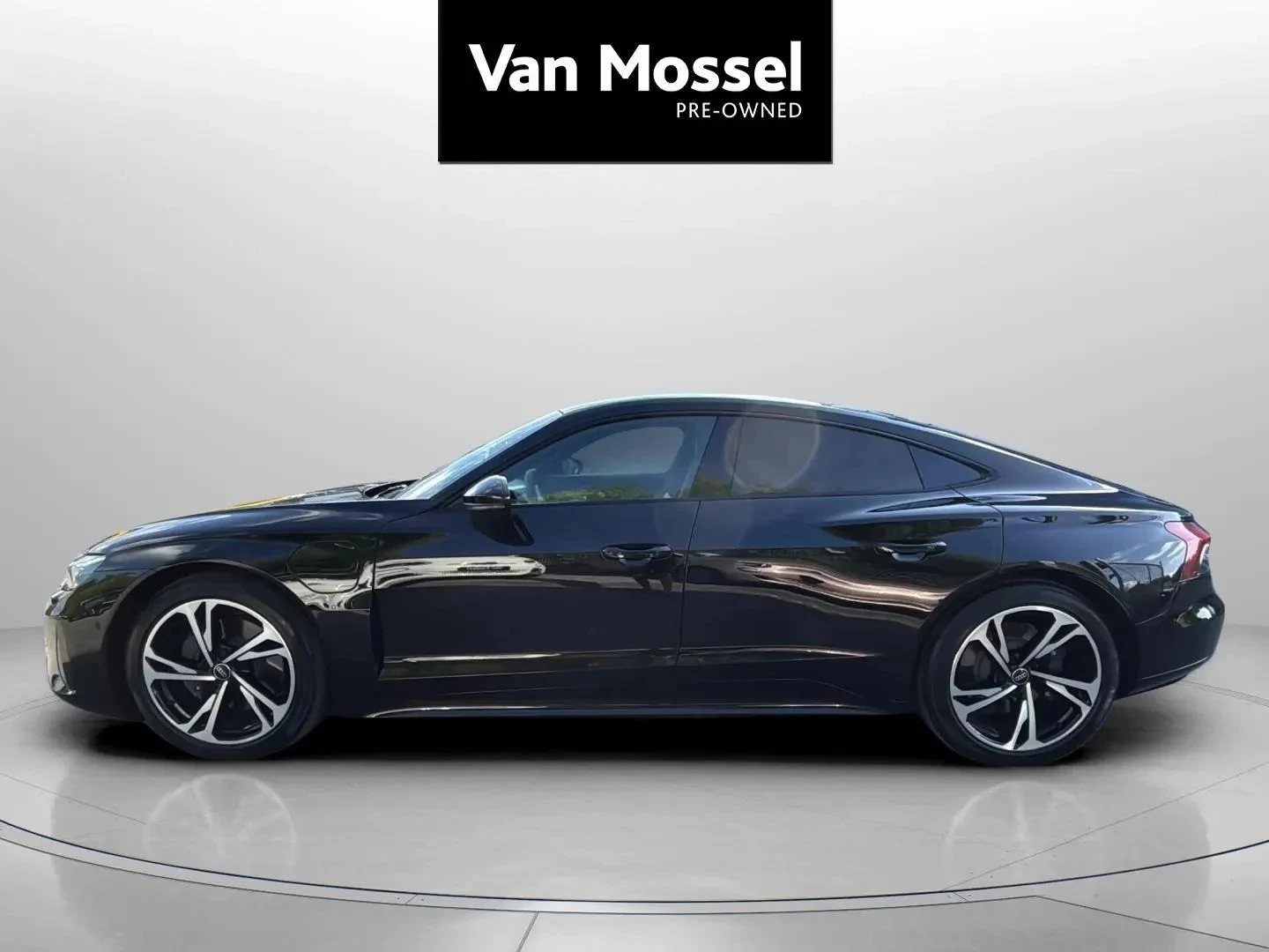 Audi-e-tron GT-image-1