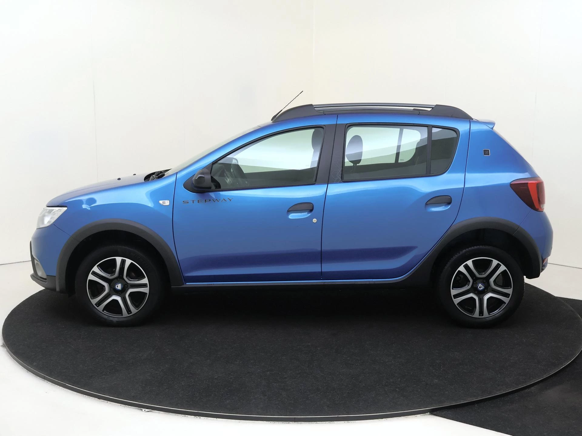 Dacia-Sandero Stepway-image-7