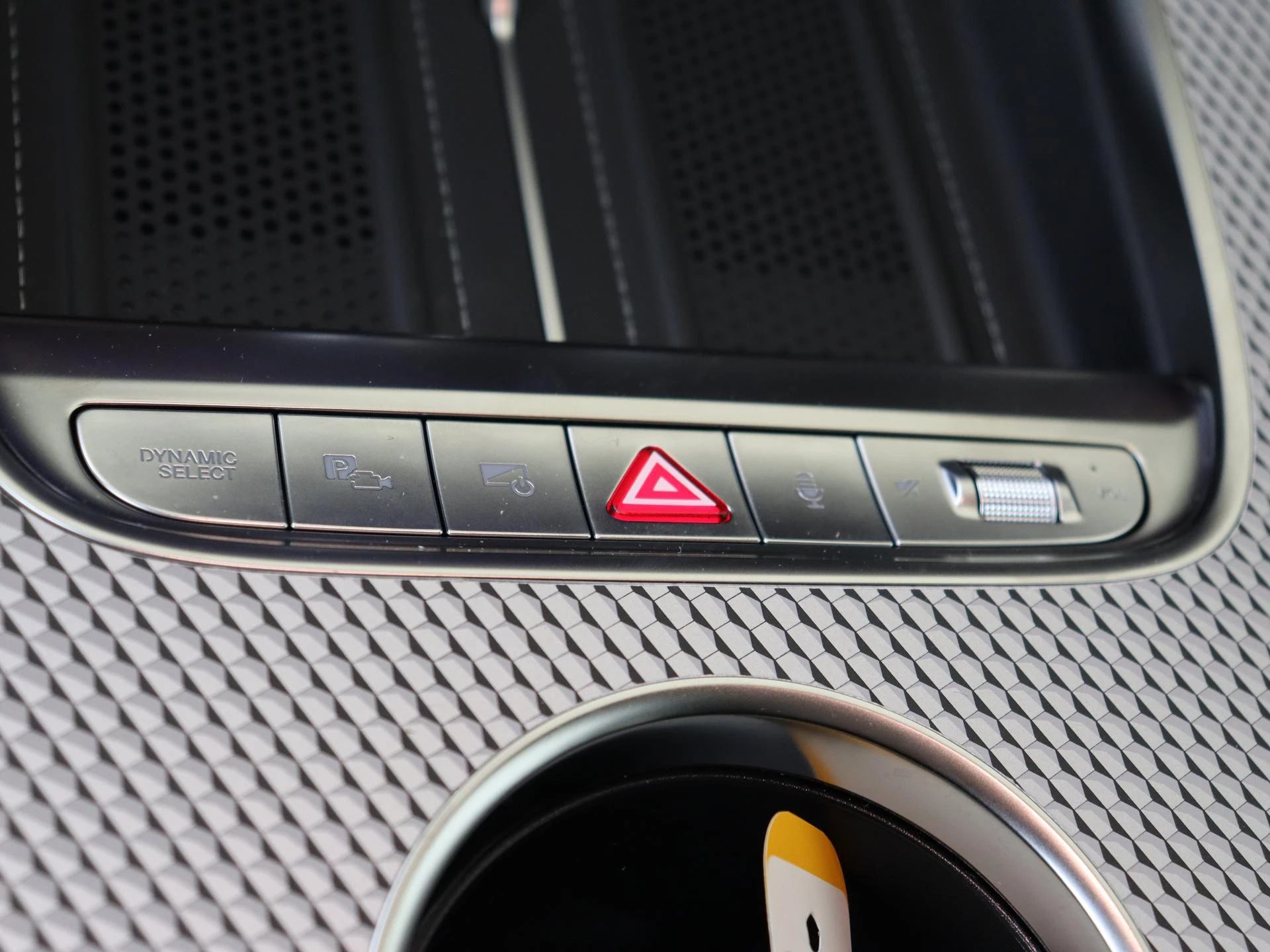 Mercedes-Benz-C-Klasse-image-20