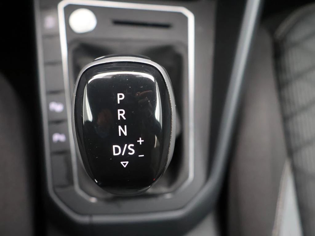 Volkswagen Taigo Taigo R-Line Business 1.0TSI 110PK *AUTOMAAT*TREKHAAK*PDC*CAMERA*ACC*APP-CONNECT*..*