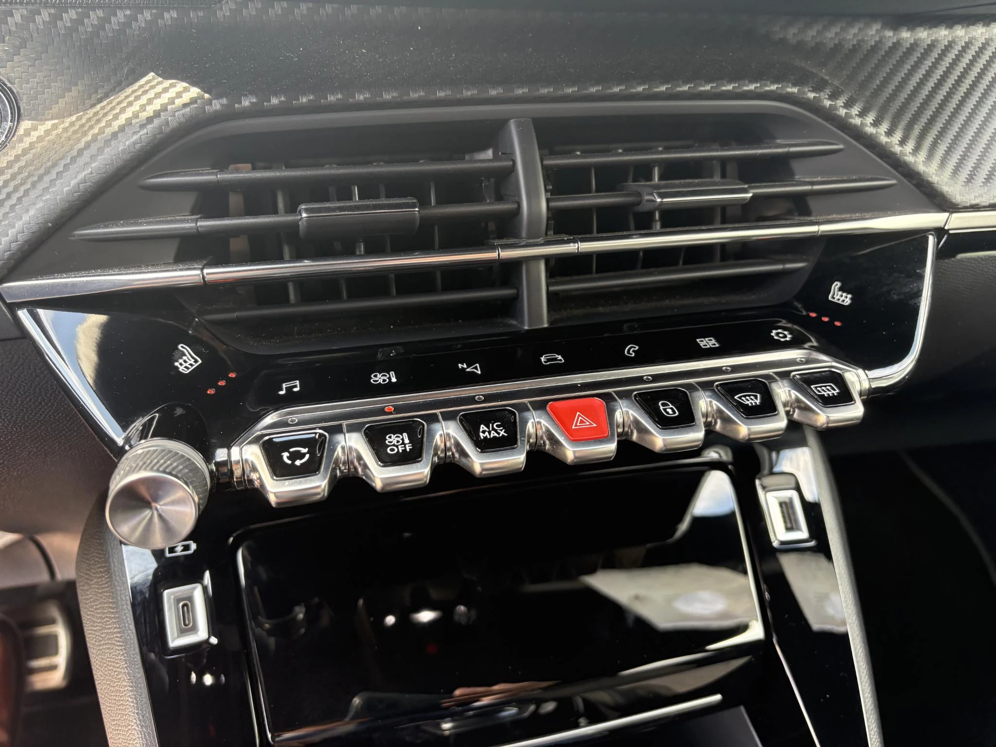 Peugeot-208-image-9