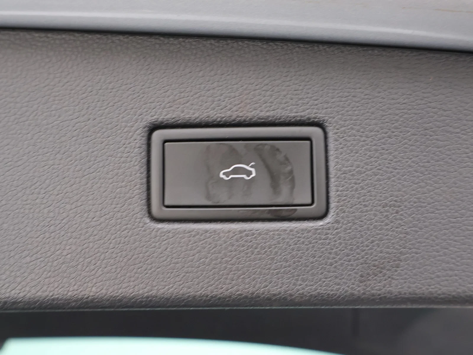 Volkswagen-Tiguan-image-16