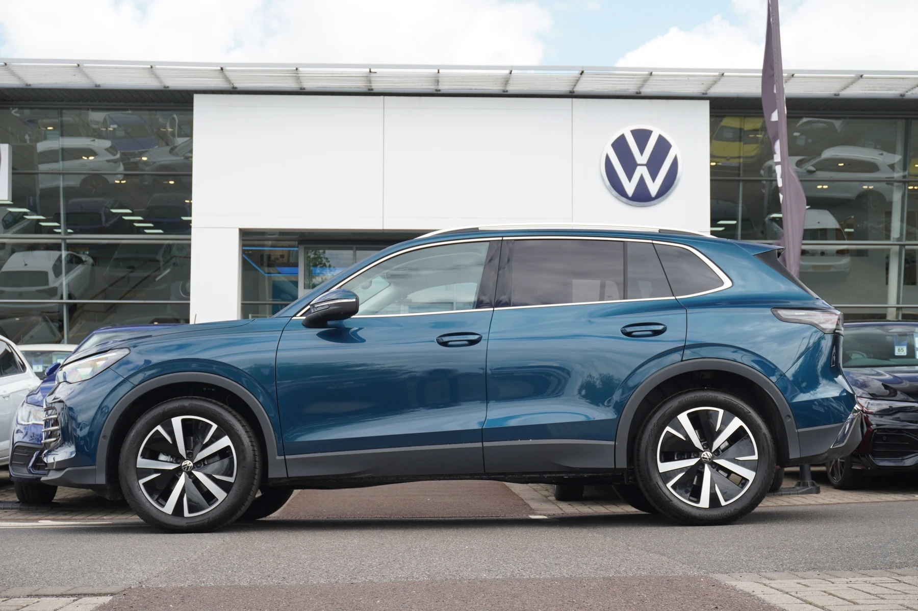 Volkswagen-Tiguan-image-19