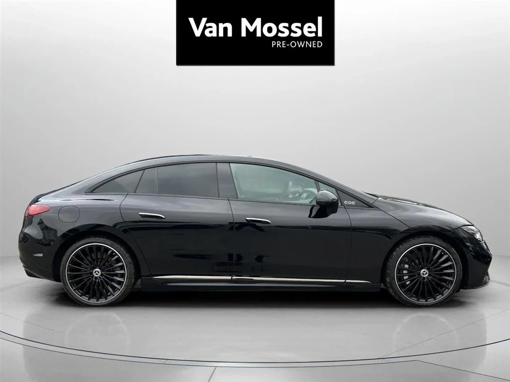 Mercedes-Benz-EQE-image-3