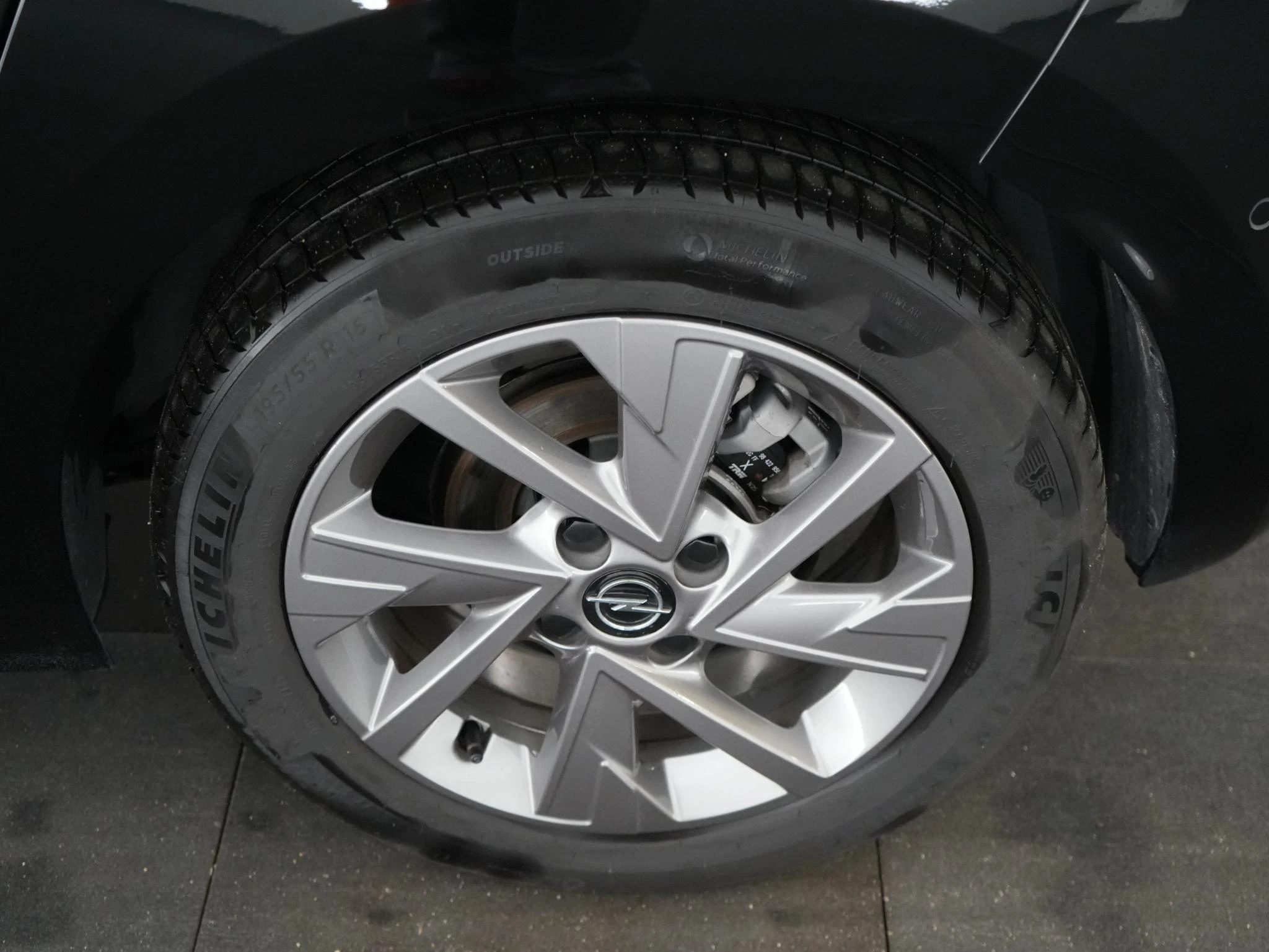 Opel-Corsa-image-2