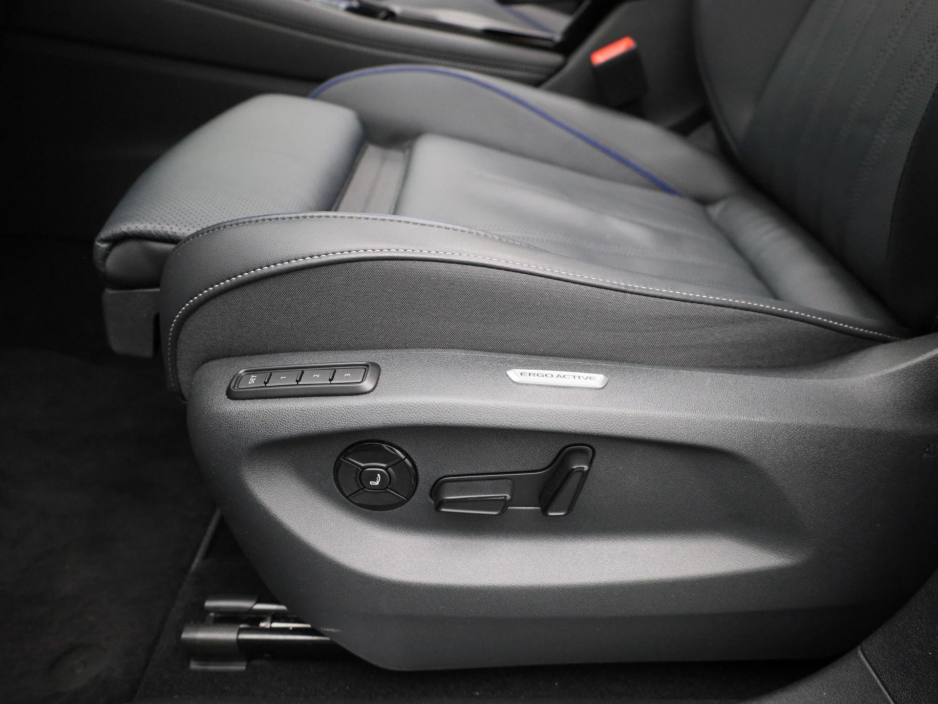 Volkswagen-Tiguan-image-32