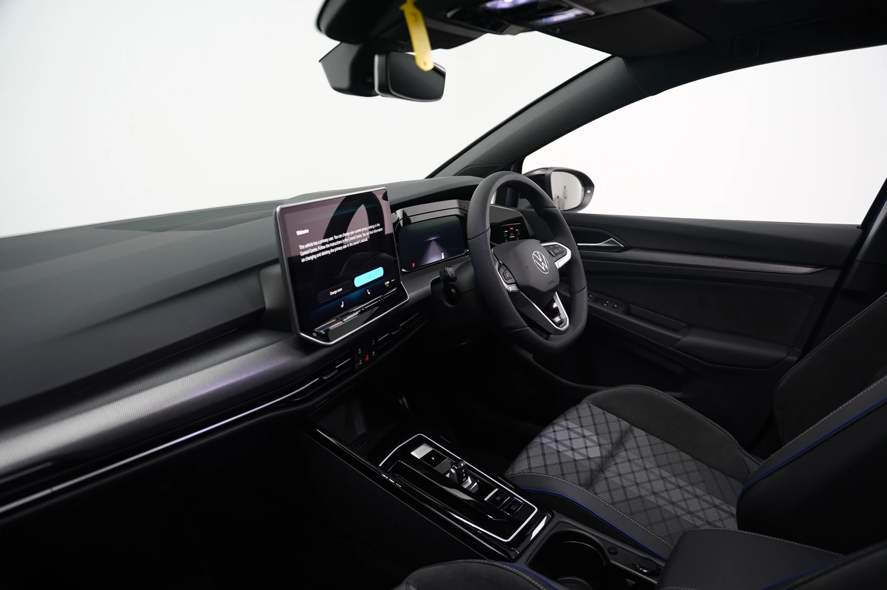 Volkswagen-Golf-image-1