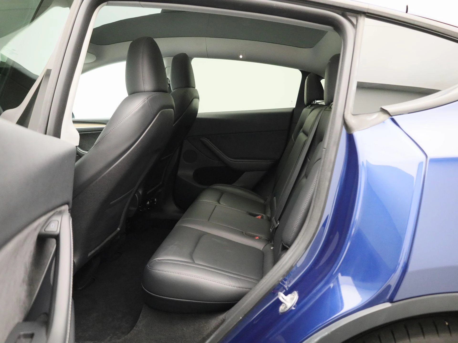 Tesla-Model Y-image-9