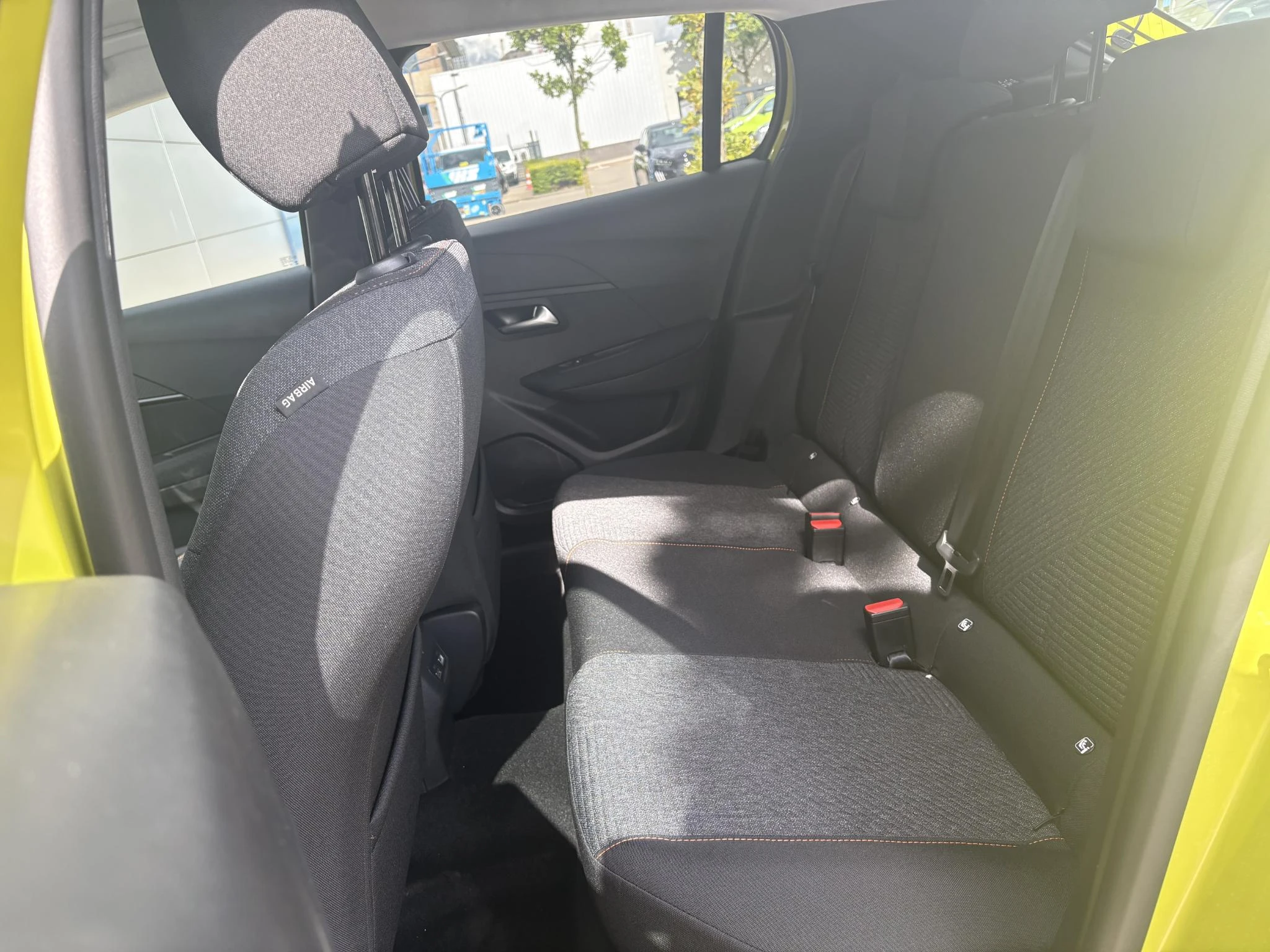 Peugeot-208-image-10