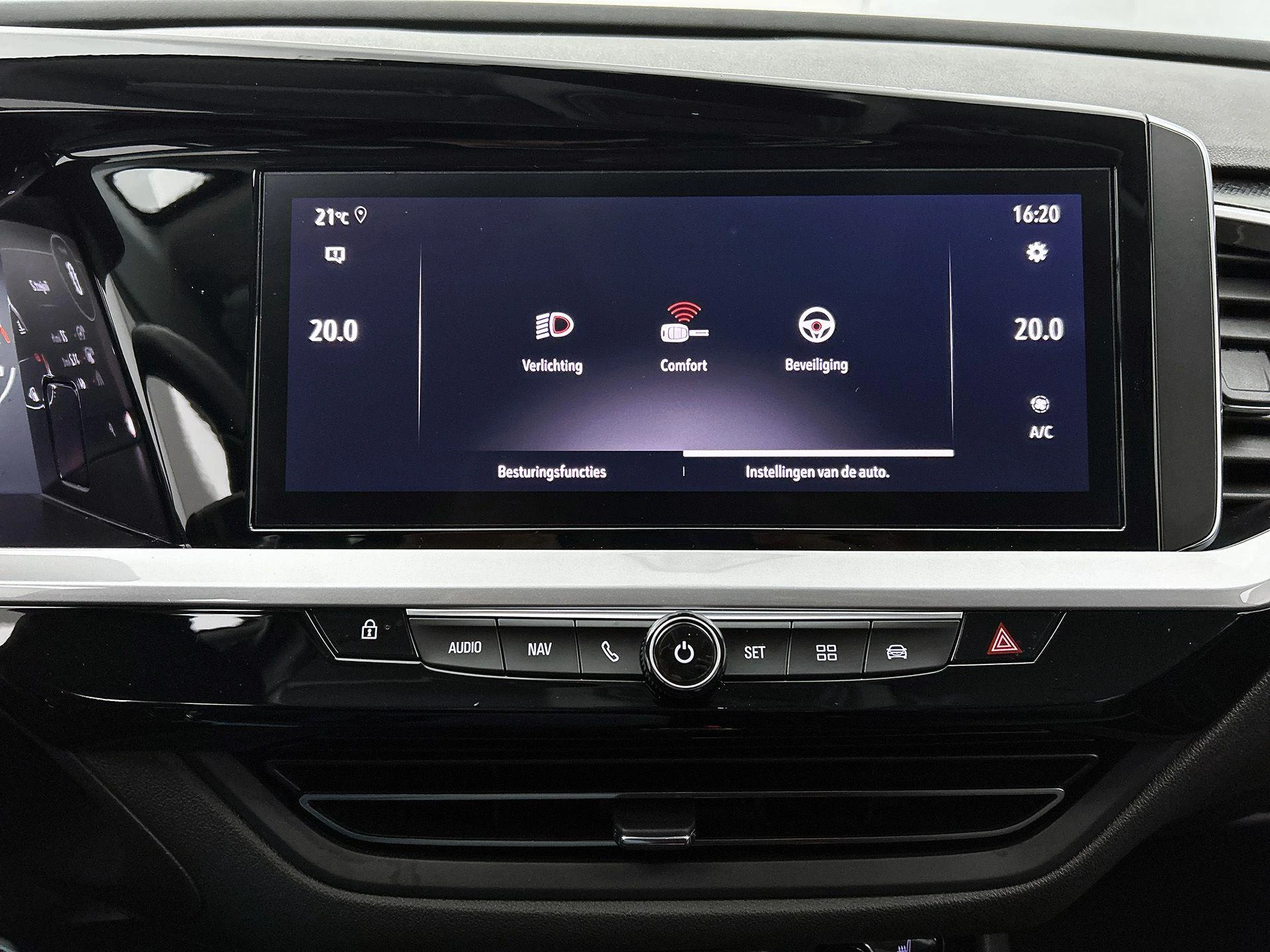 Opel-Grandland-image-31