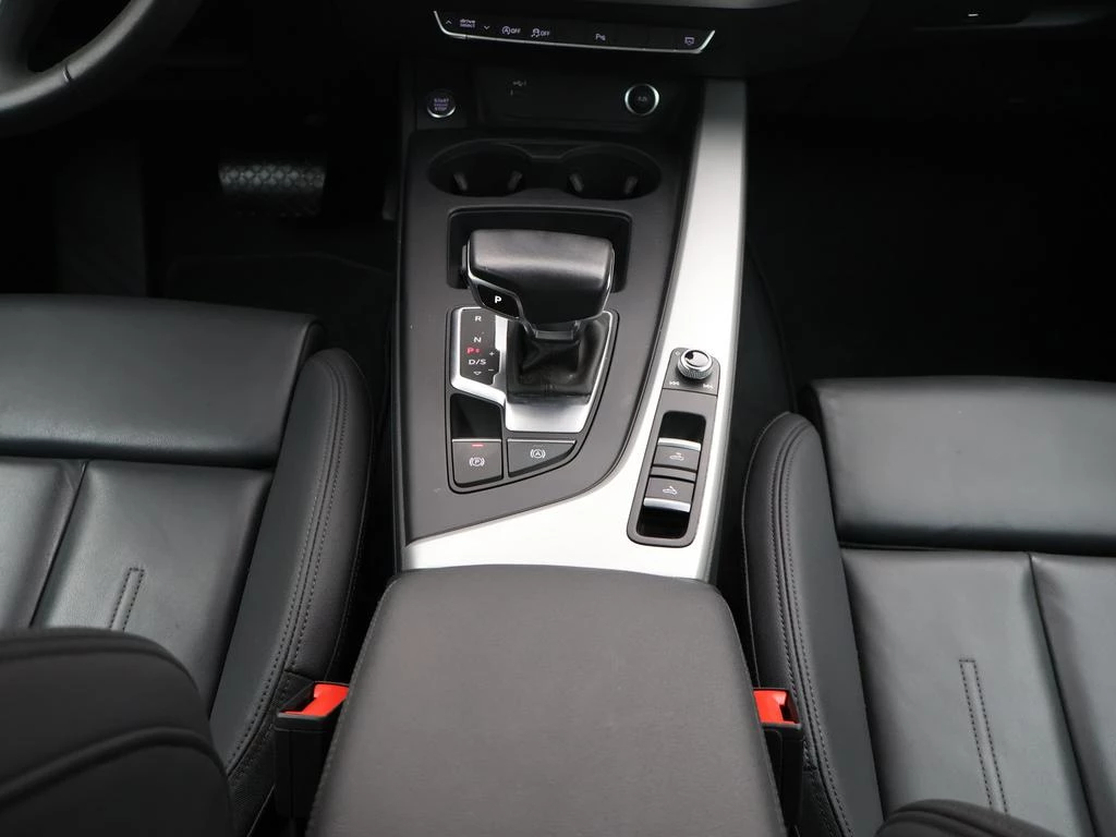 Audi A5 Cabriolet Audi A5 Cabriolet S-LINE 35TFSI 150PK *AUTOMAAT*NEKVERWARMING*LEDER*NAVI*APP CONNECT*BLTH*CRUISE*DIGITAL DASHBOARD*...