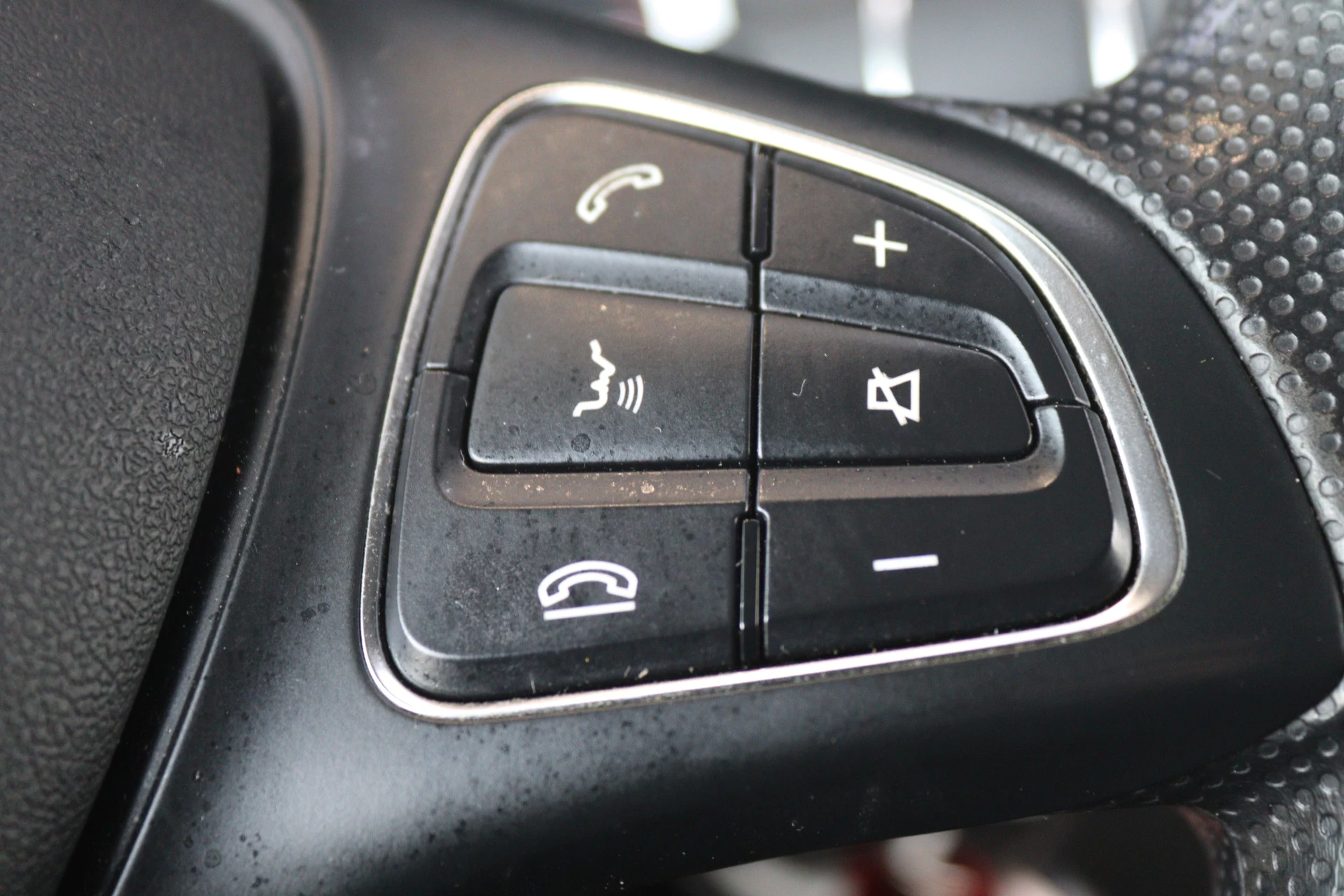 Mercedes-Benz-Vito-image-10