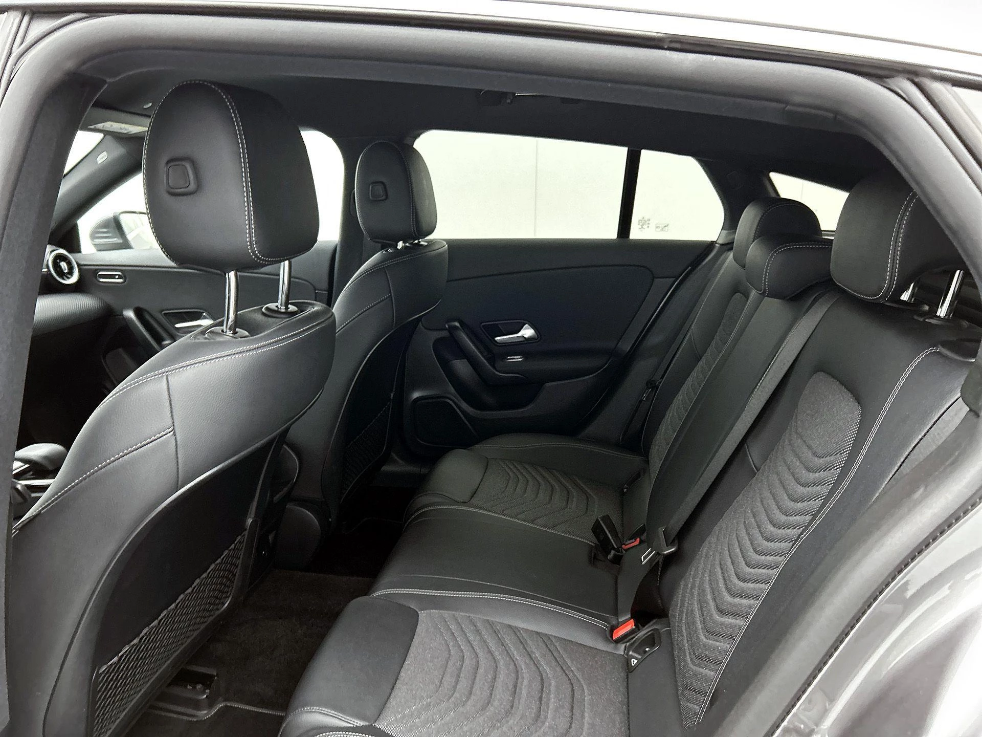 Mercedes-Benz-CLA-image-26