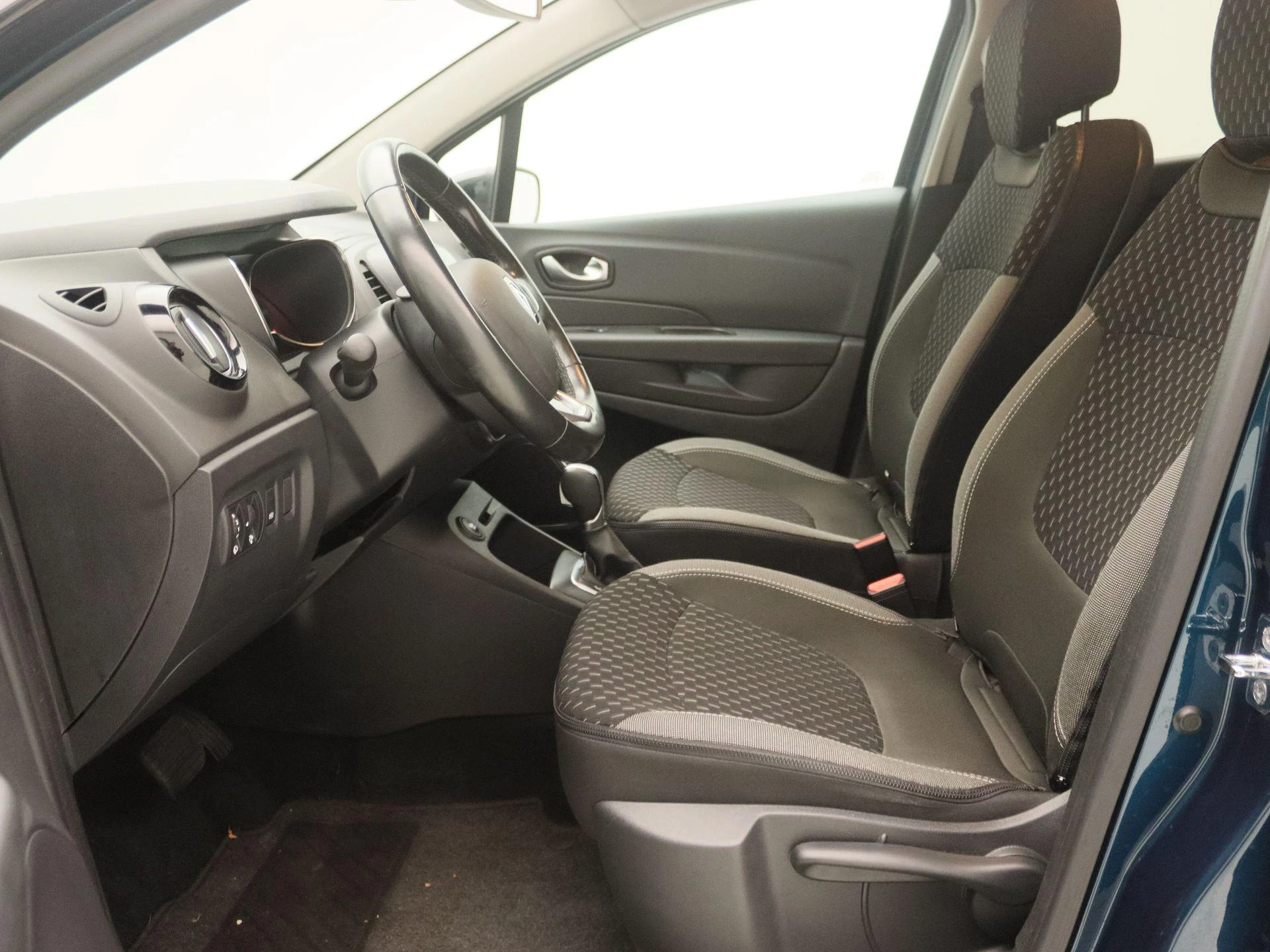 Renault-Captur-image-11