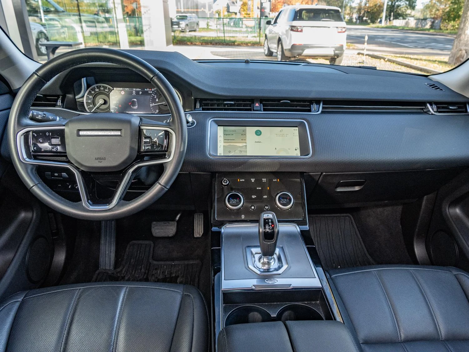 Land Rover-Range Rover Evoque-image-8