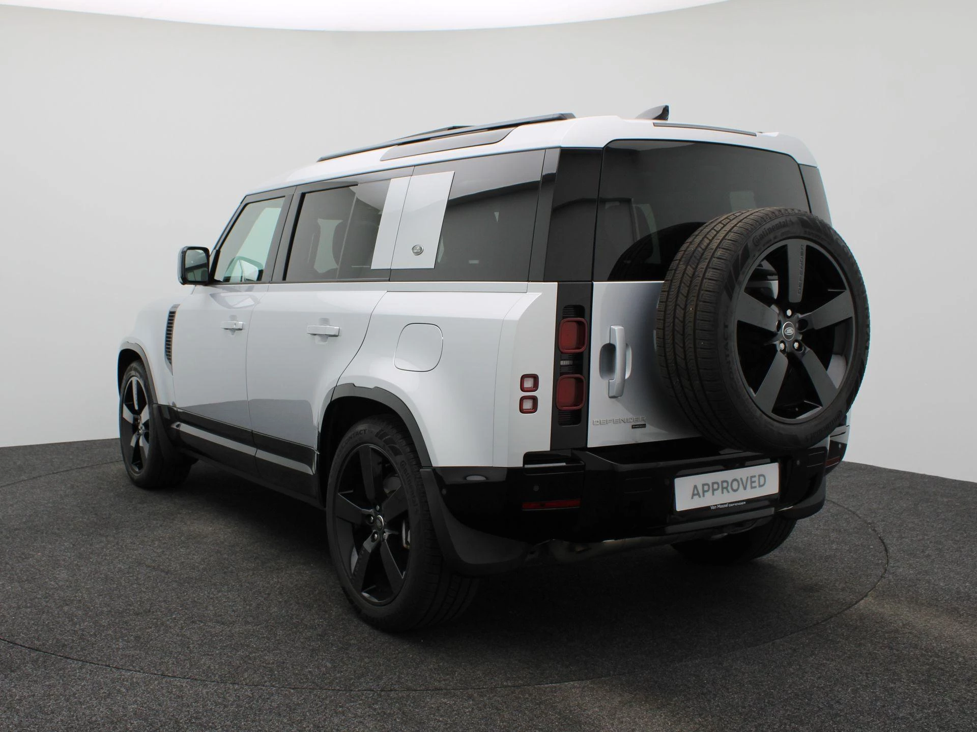 Land Rover Defender 110 P400e XS Edition