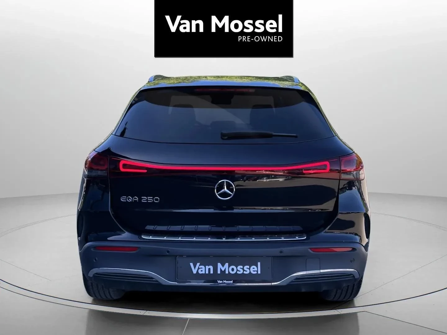 Mercedes-Benz-EQA-image-5