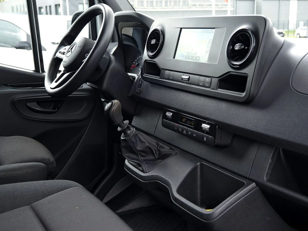 Mercedes-Benz-Sprinter 317-image-8
