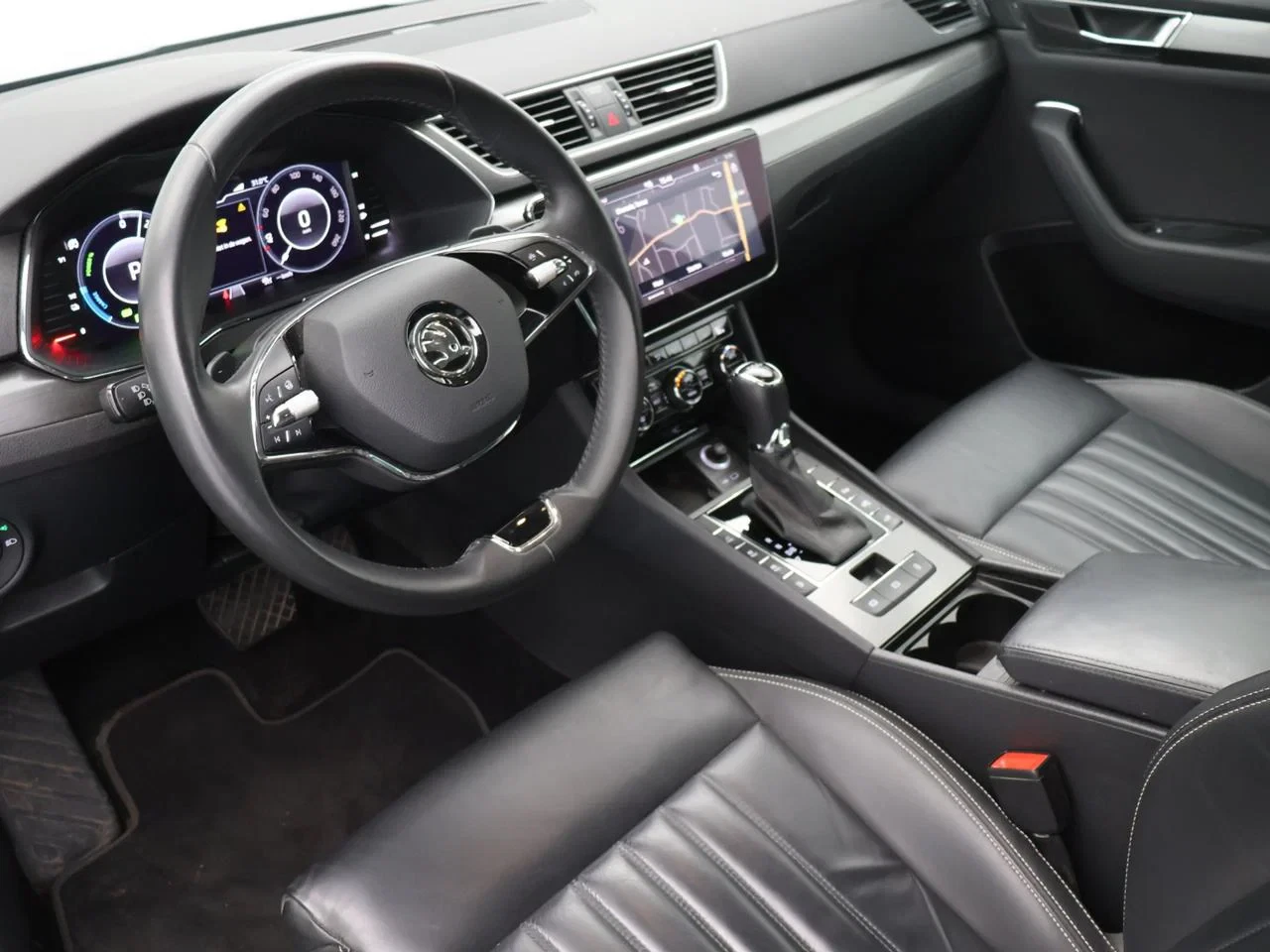 Škoda Superb Combi PHEV Superb Style *1.4TSI*AUTOMAAT*PLUG-IN*NAVI*TREKHAAK*ZETELVERWARMING V+A* ...