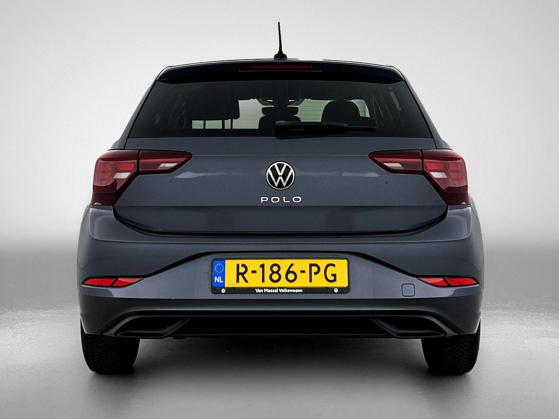 Volkswagen-Polo-image-3