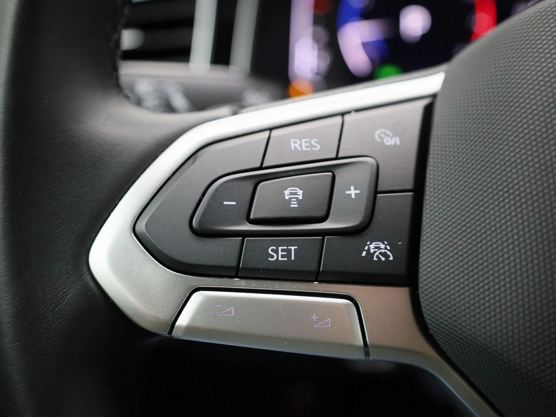 Volkswagen-Polo-image-18