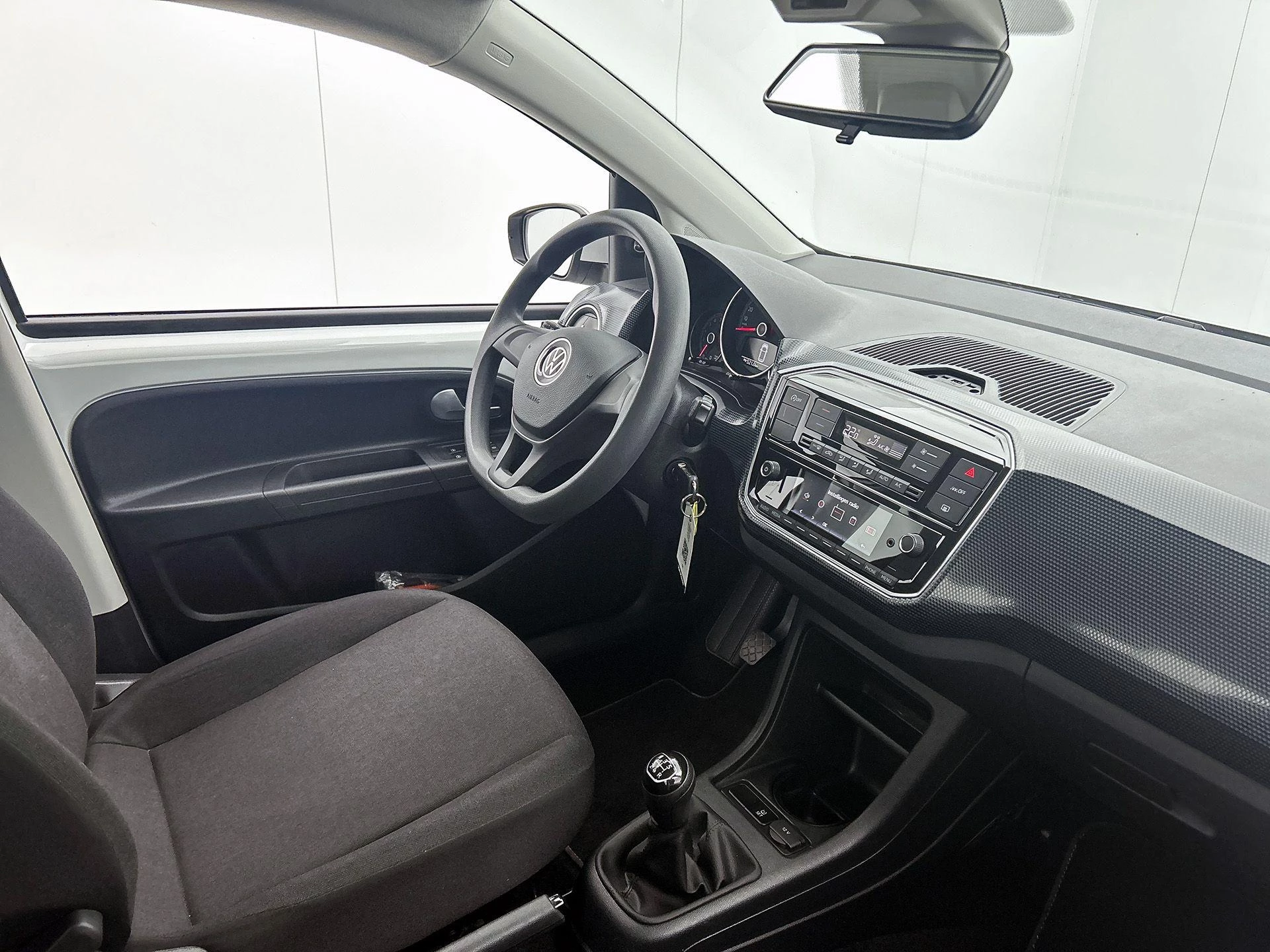 Volkswagen-up!-image-6