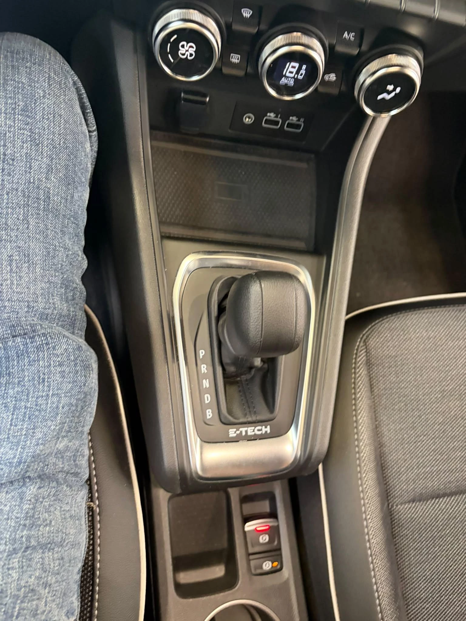 Renault Captur 1.6 E-Tech full hybrid 145 techno