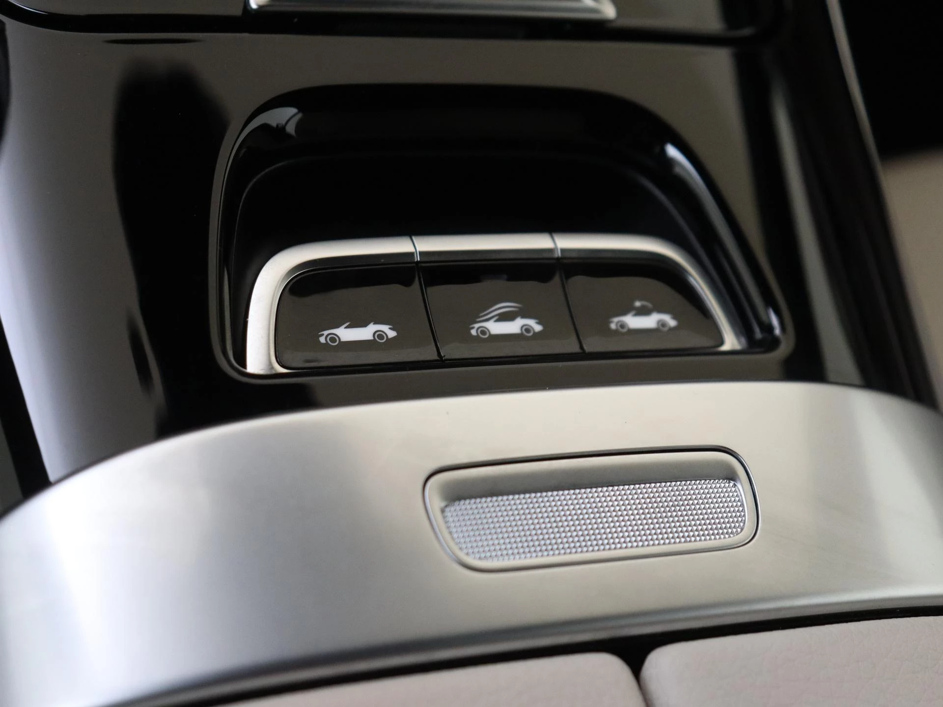Mercedes-Benz-CLE-image-20