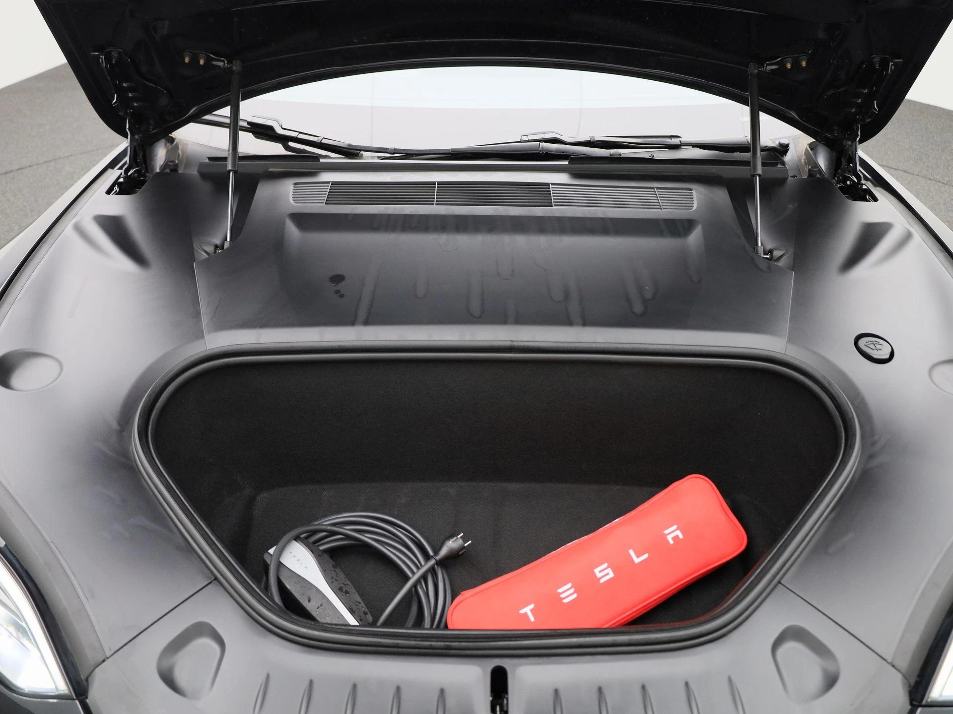 Tesla-Model S-image-45