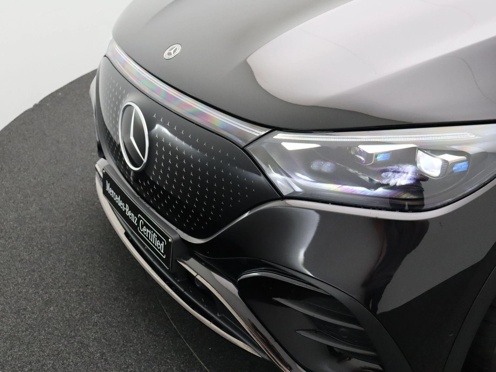 Mercedes-Benz-EQE-image-29