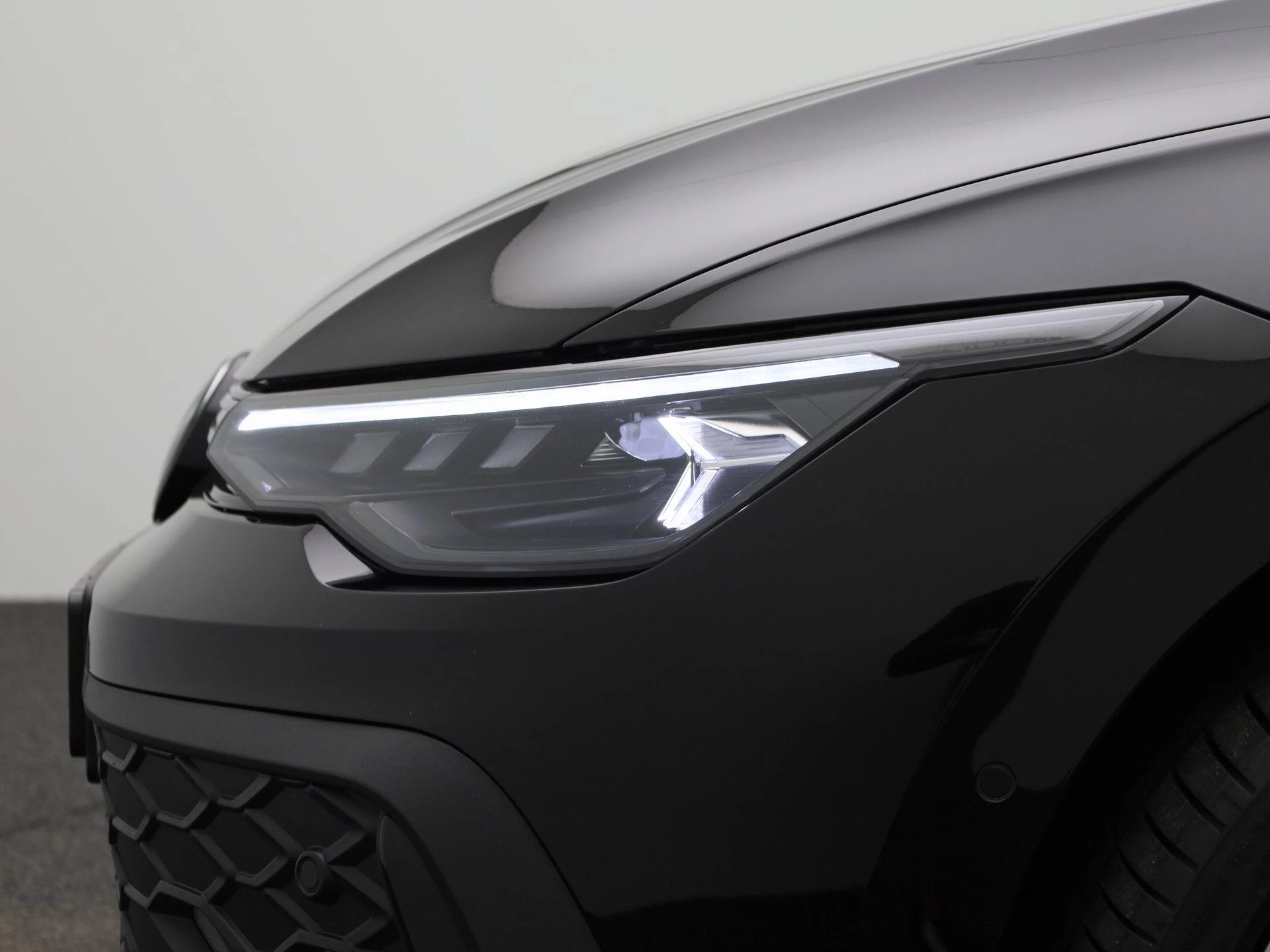 Volkswagen-Golf-image-14