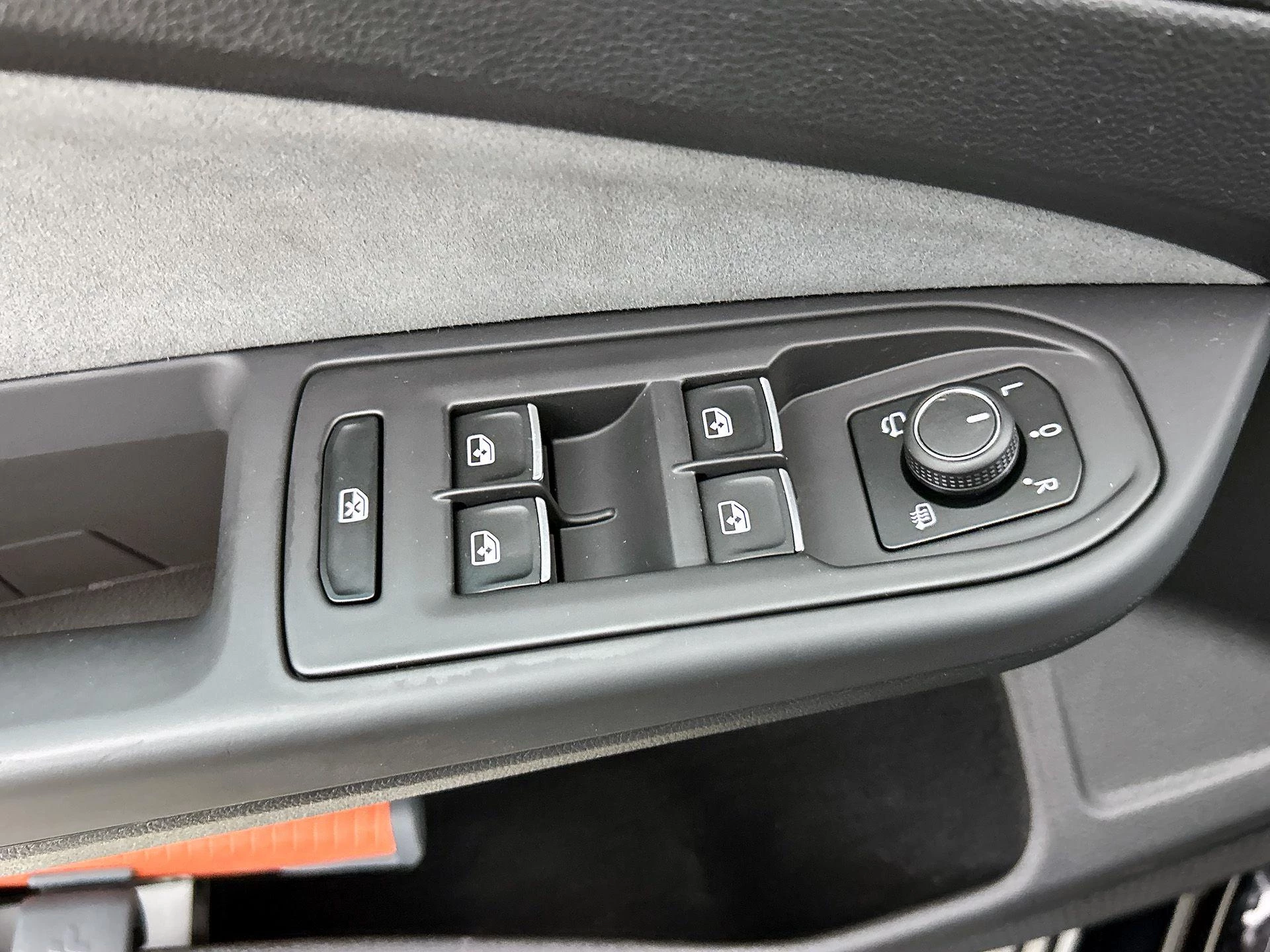 Volkswagen-Golf-image-36