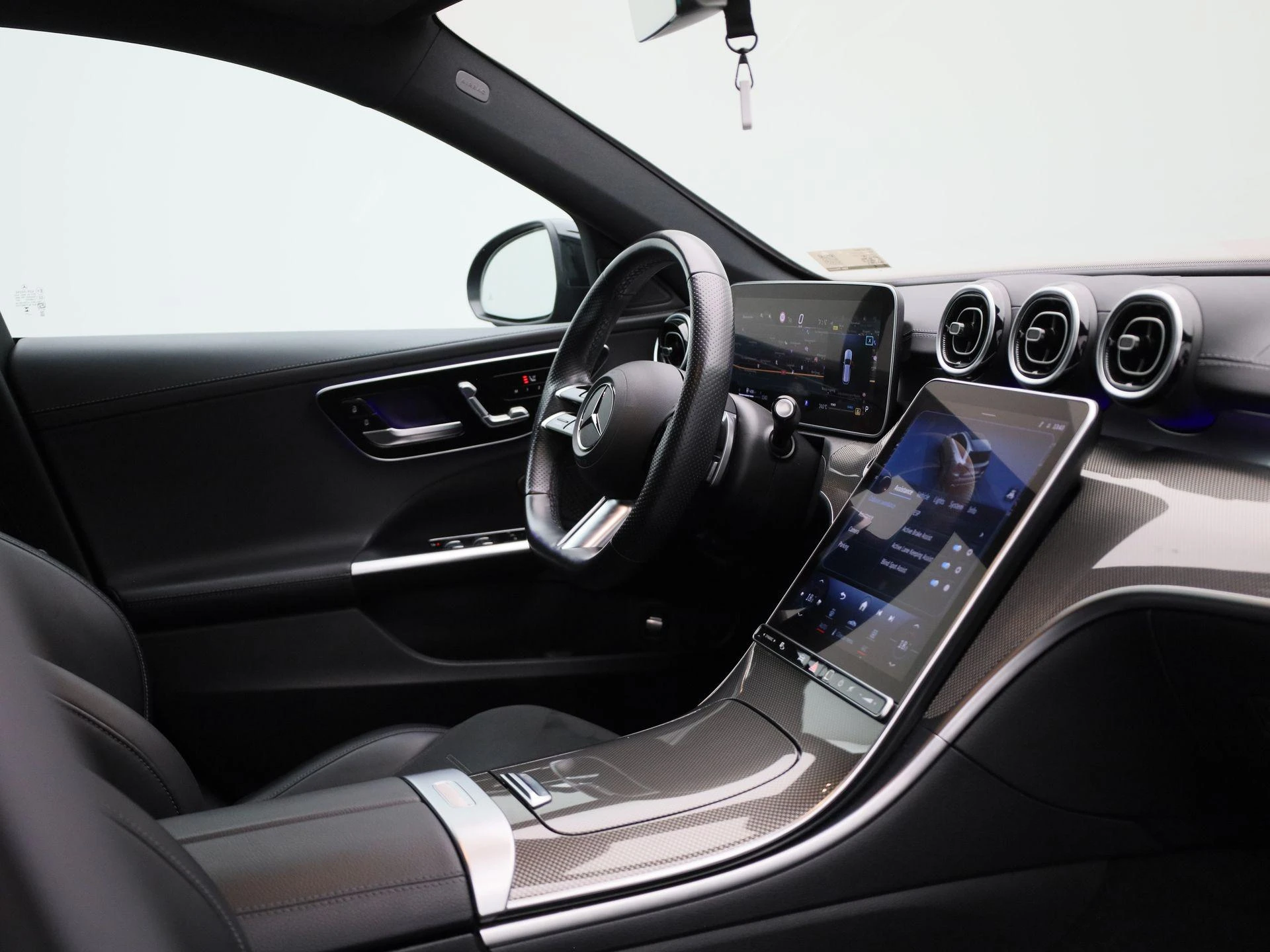 Mercedes-Benz-C-Klasse-image-35