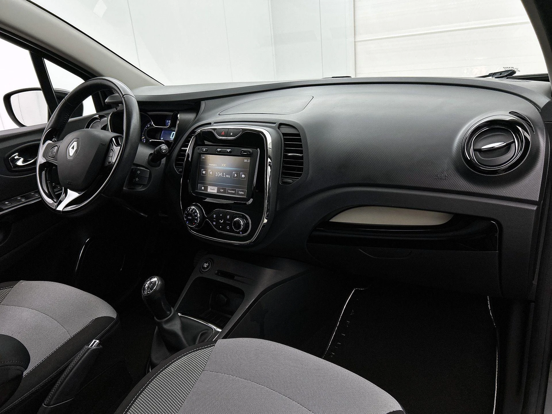 Renault-Captur-image-17