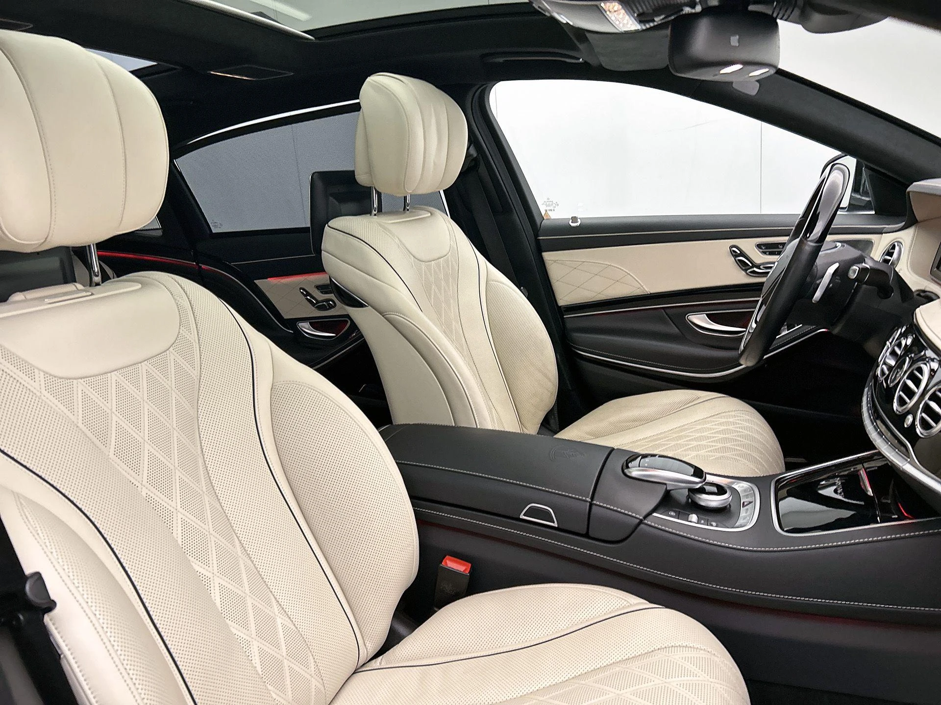 Mercedes-Benz-S-Klasse-image-40